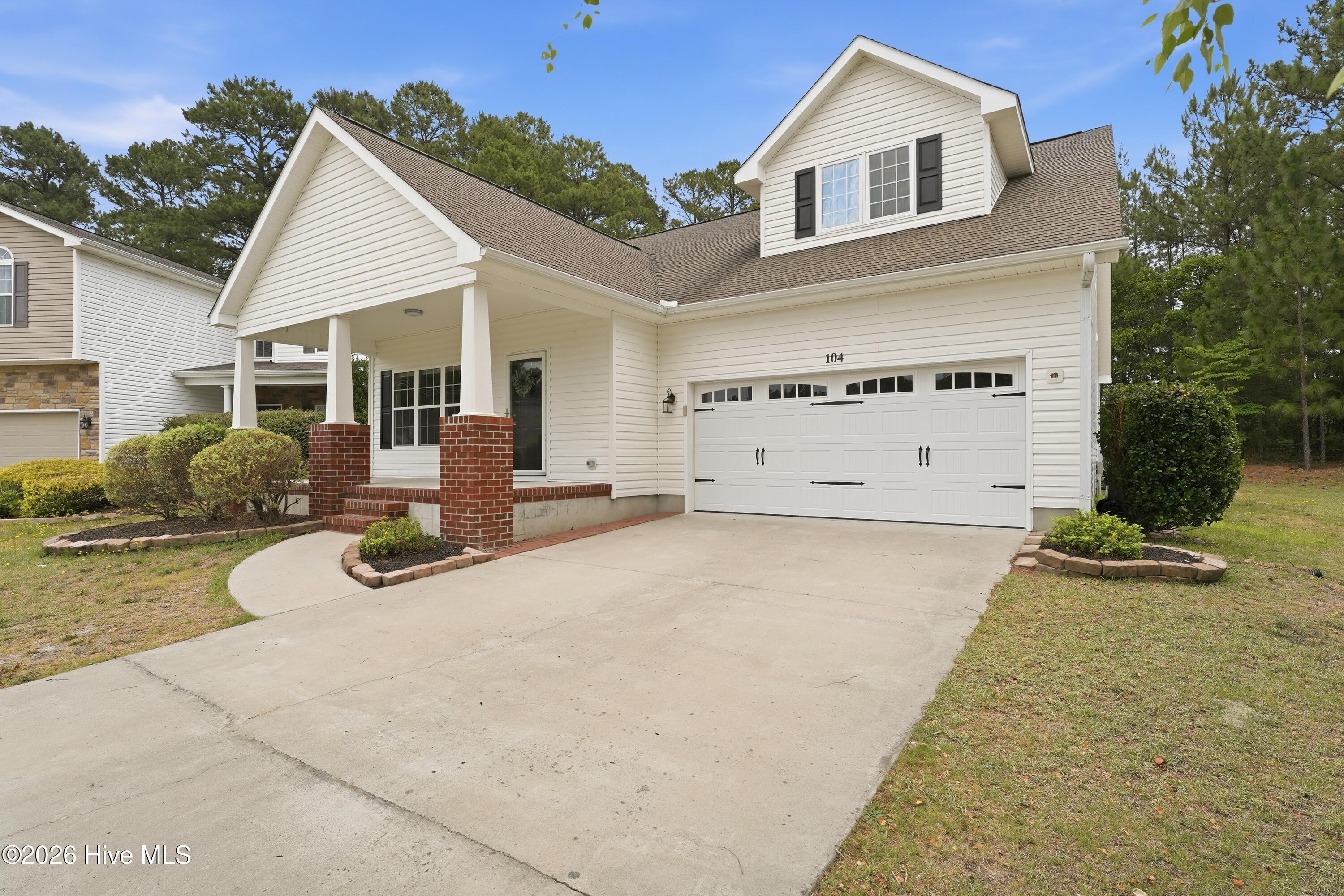 104 Lightwater Court Property Photo 4