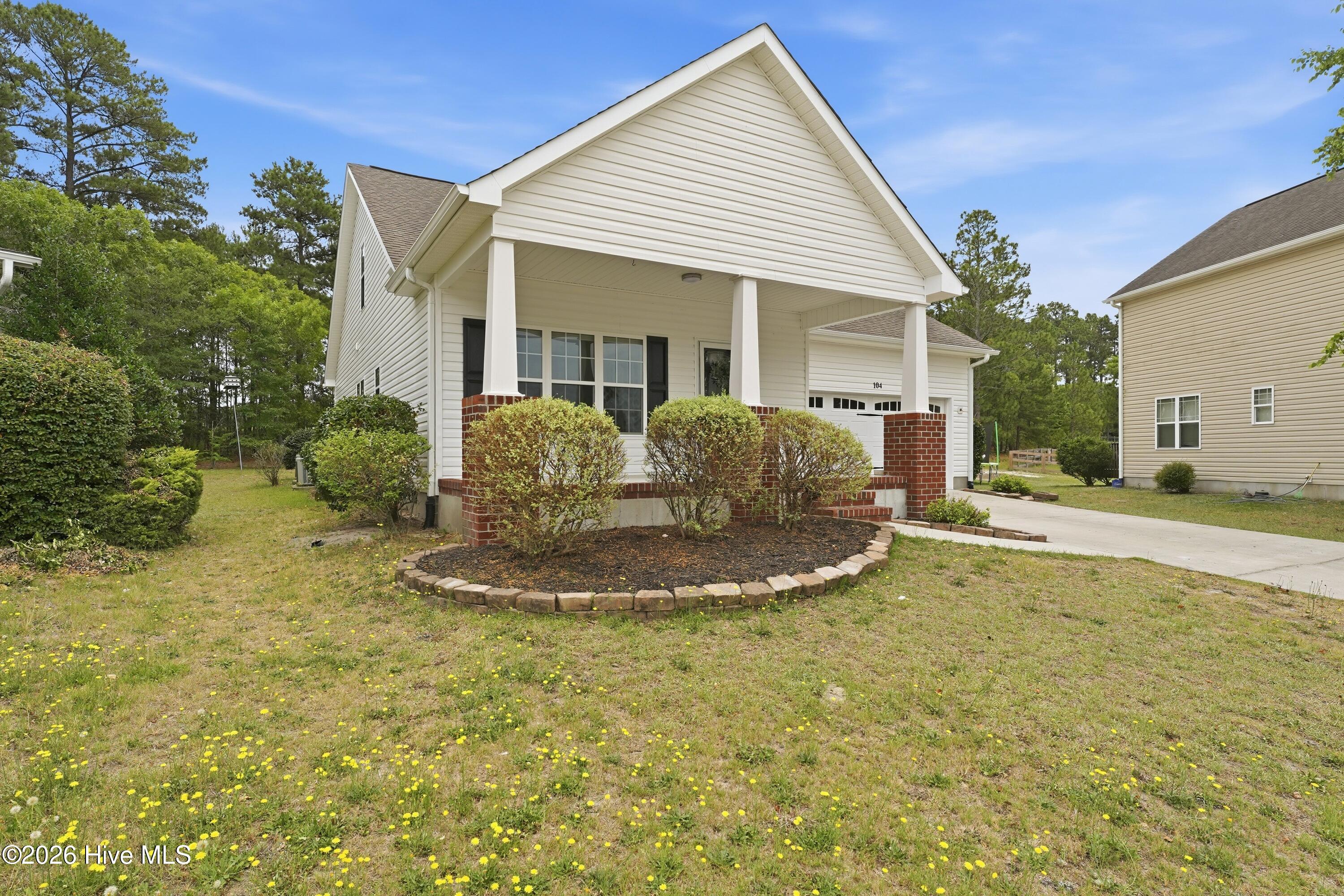 104 Lightwater Court Property Photo 5