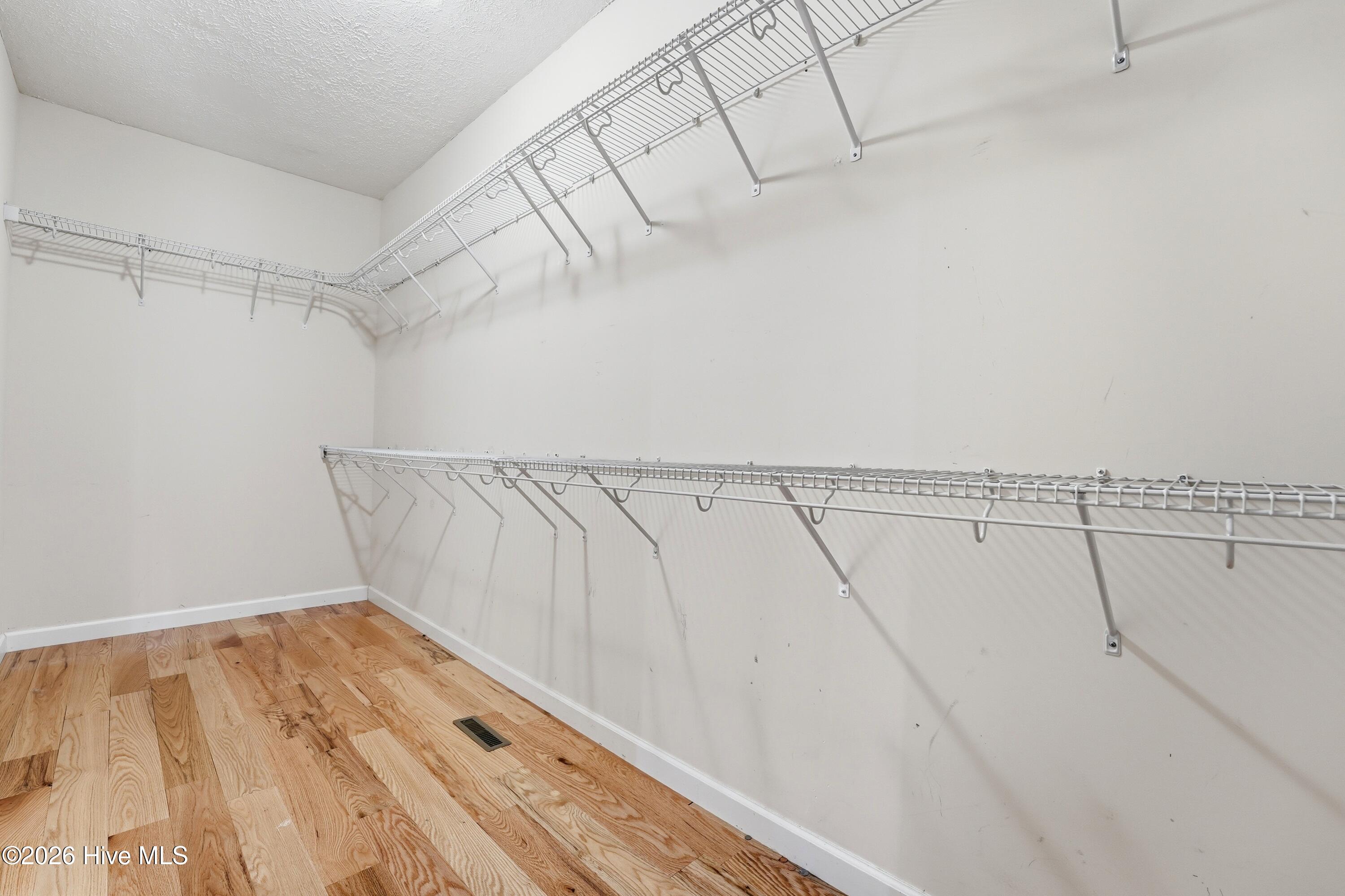 104 Lightwater Court Property Photo 28