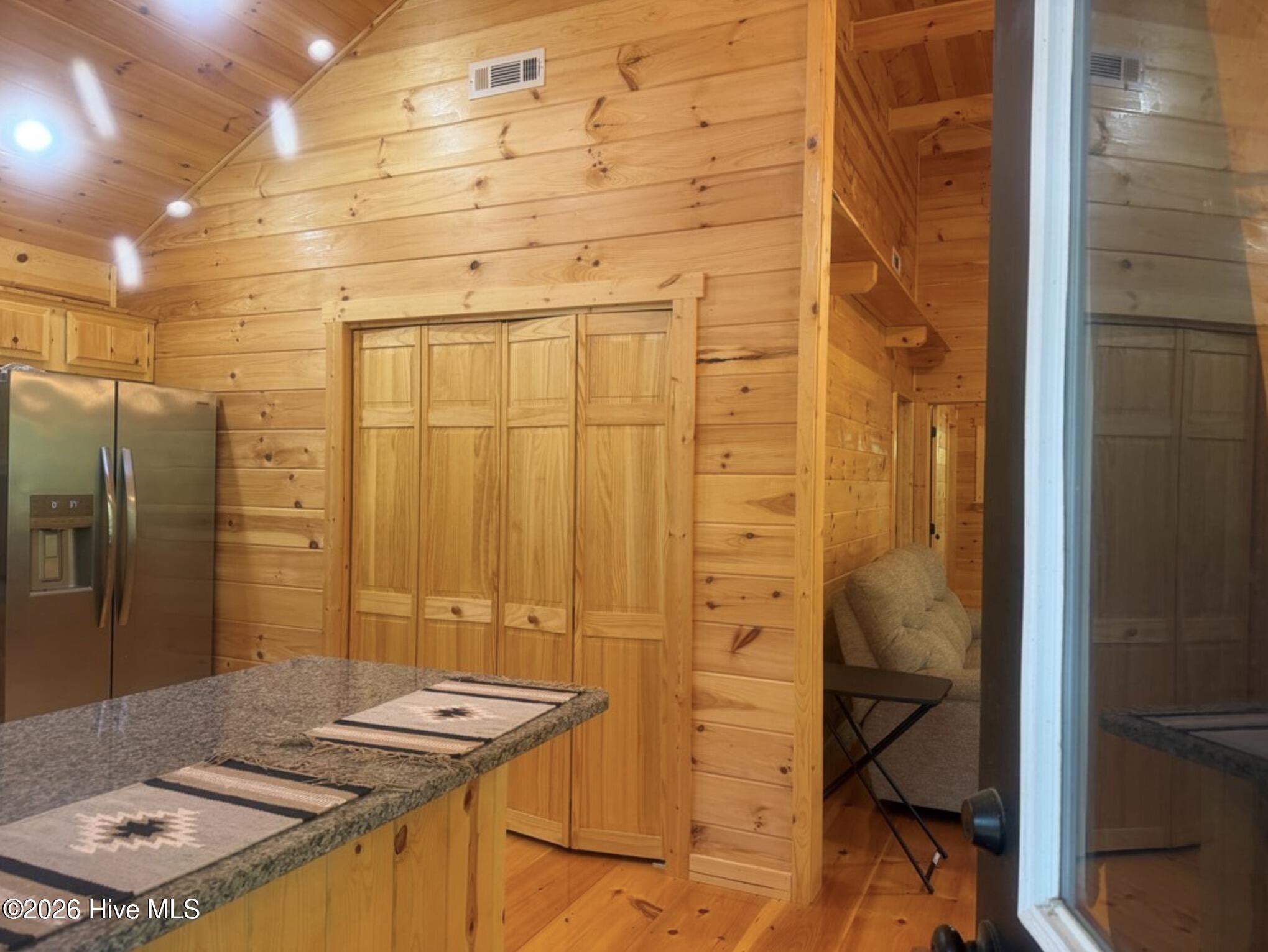 200 Bentley Cove Property Photo 7