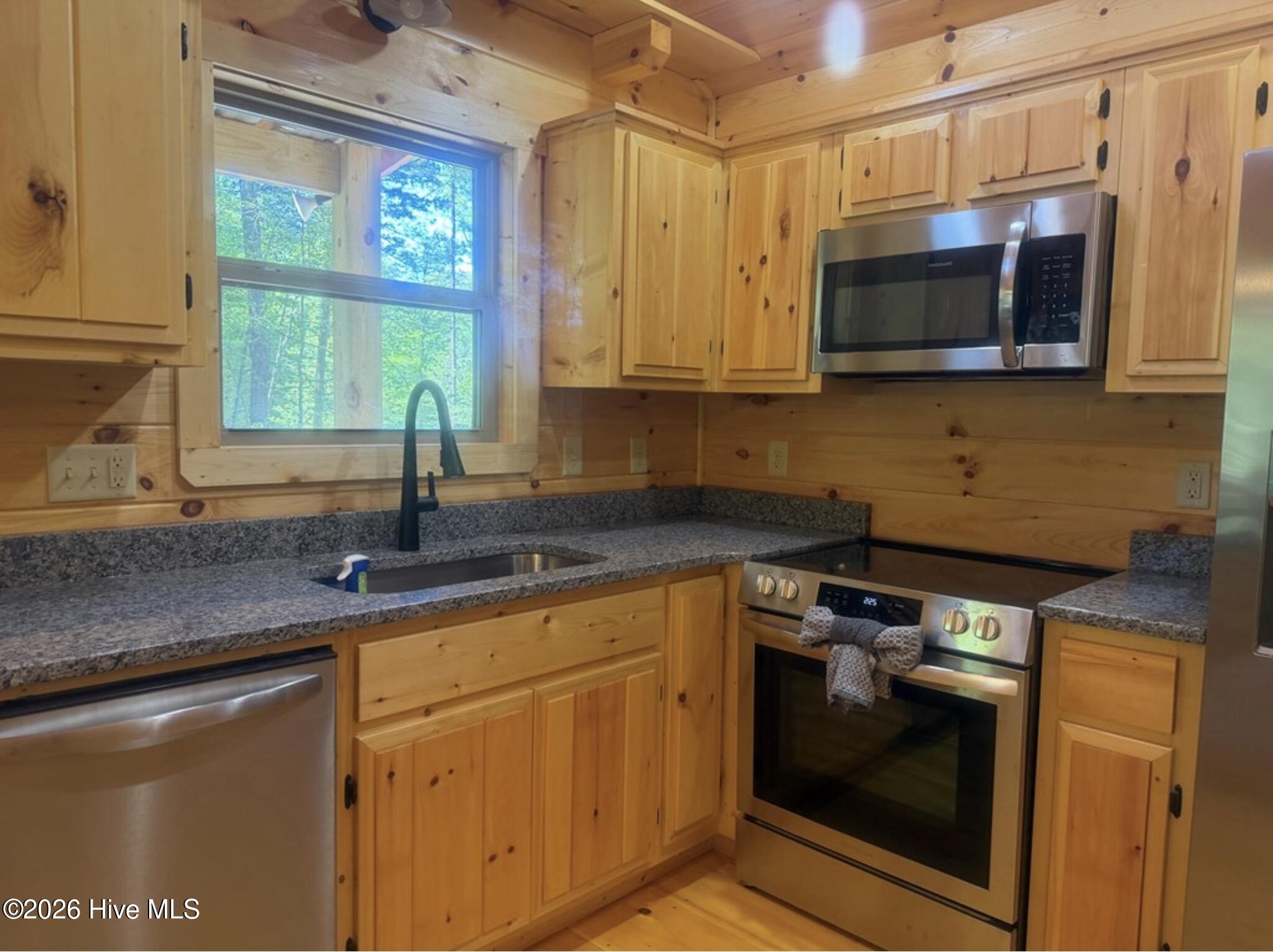 200 Bentley Cove Property Photo 9