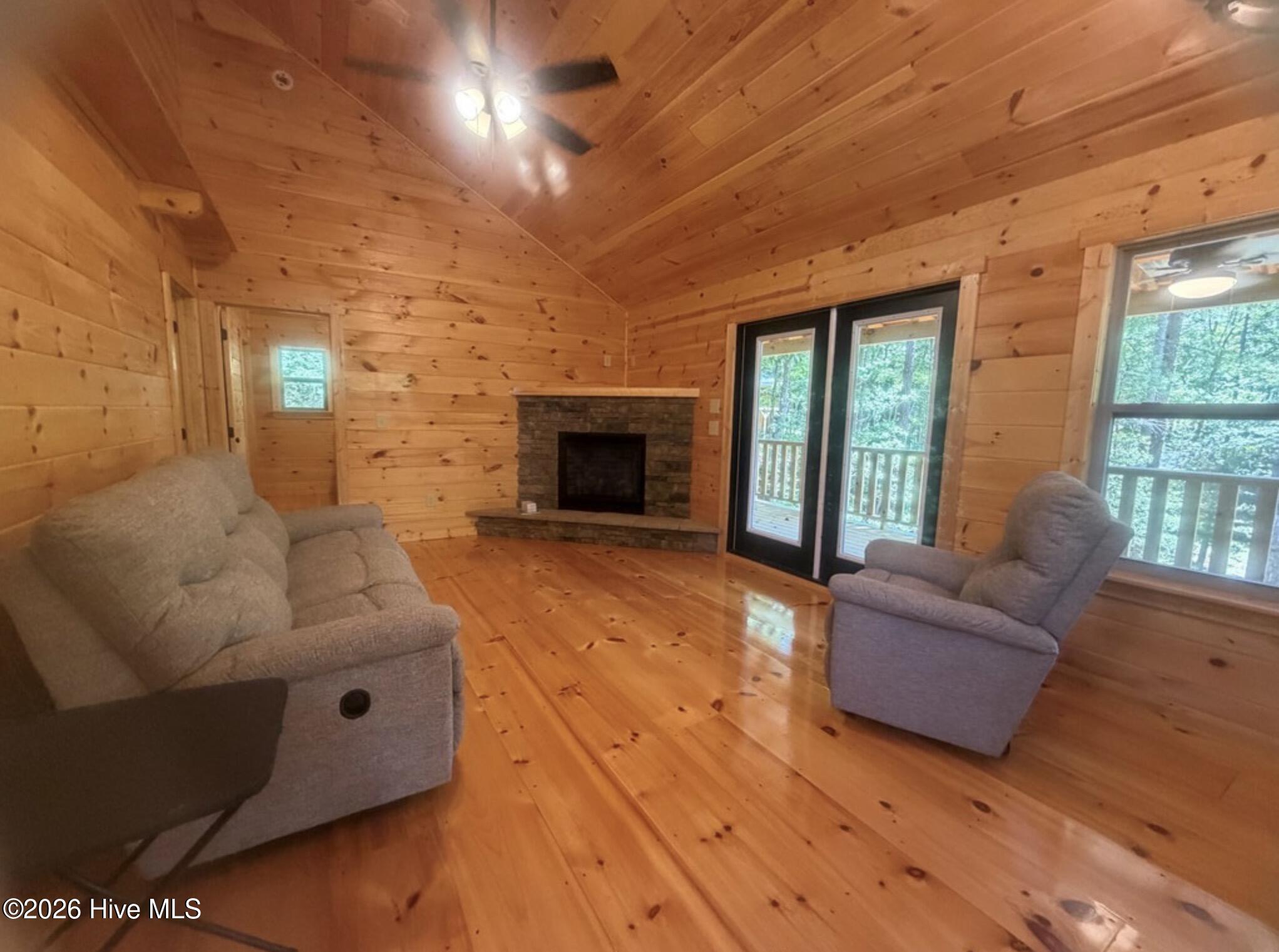200 Bentley Cove Property Photo 12