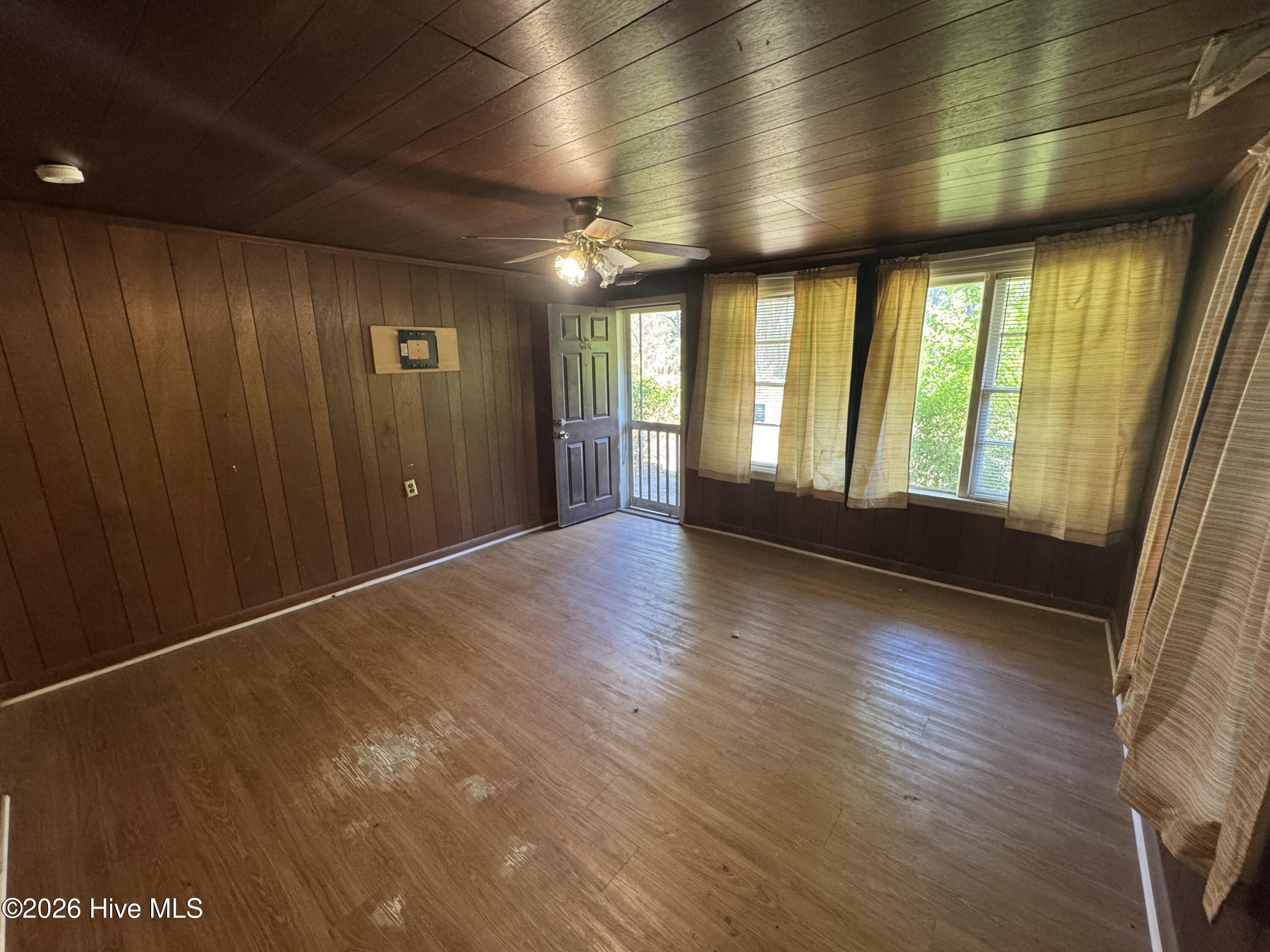 1195 Airport Road Property Photo 7