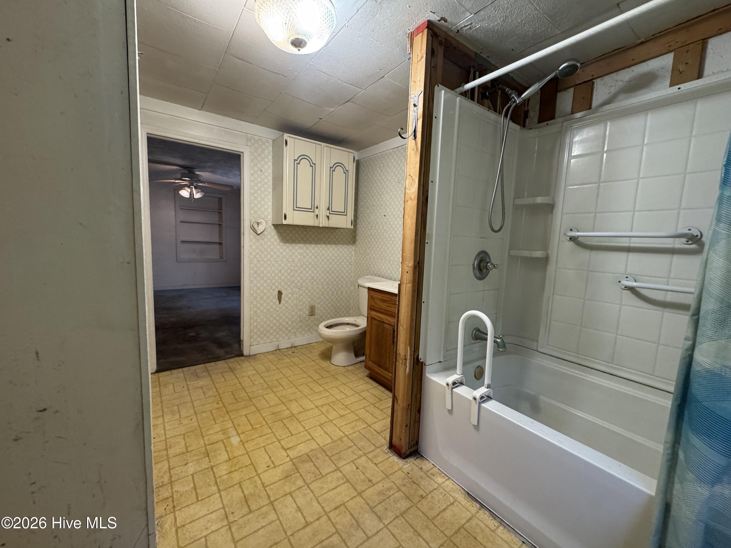 1195 Airport Road Property Photo 17