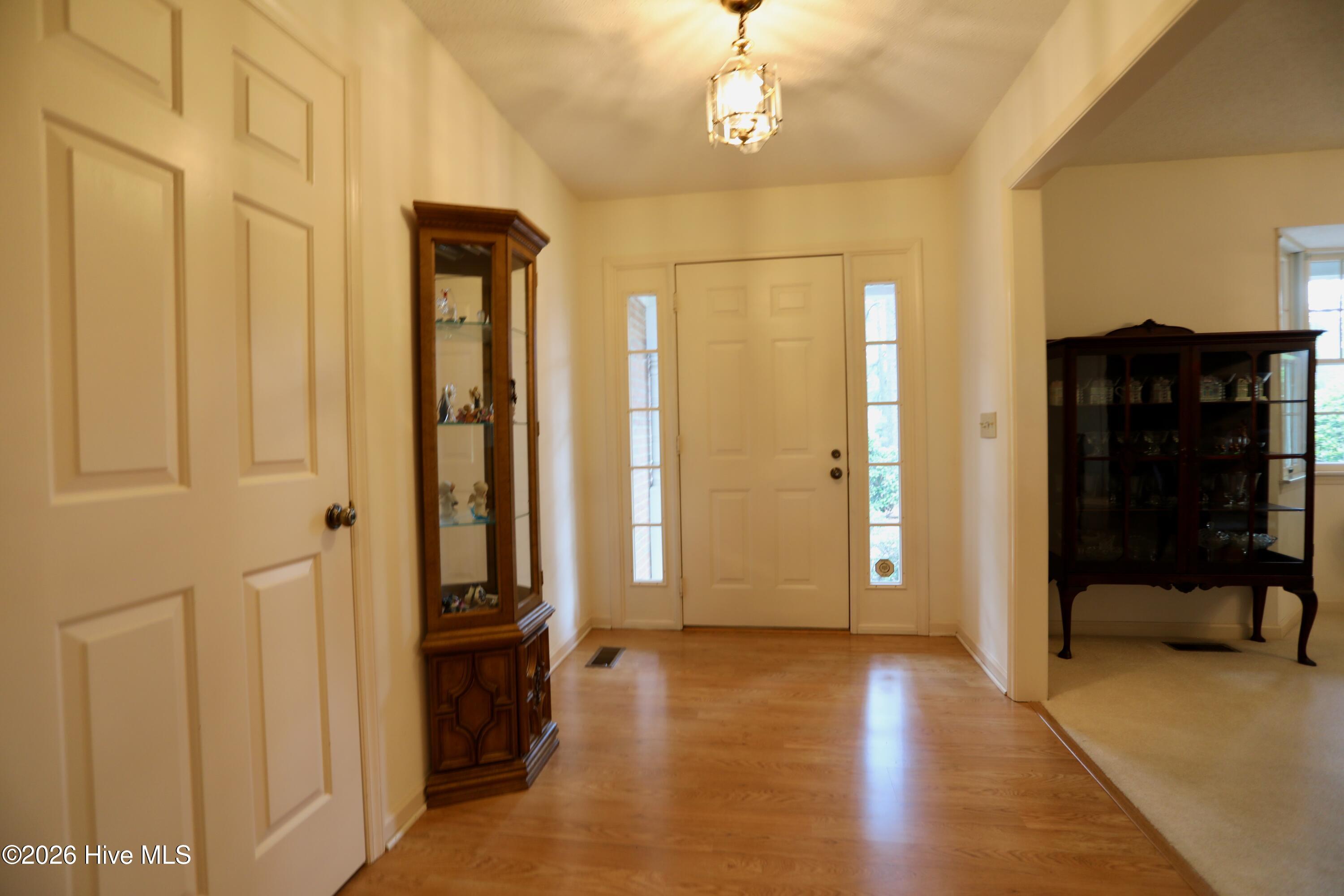 33 Shadow Lane Property Photo 2