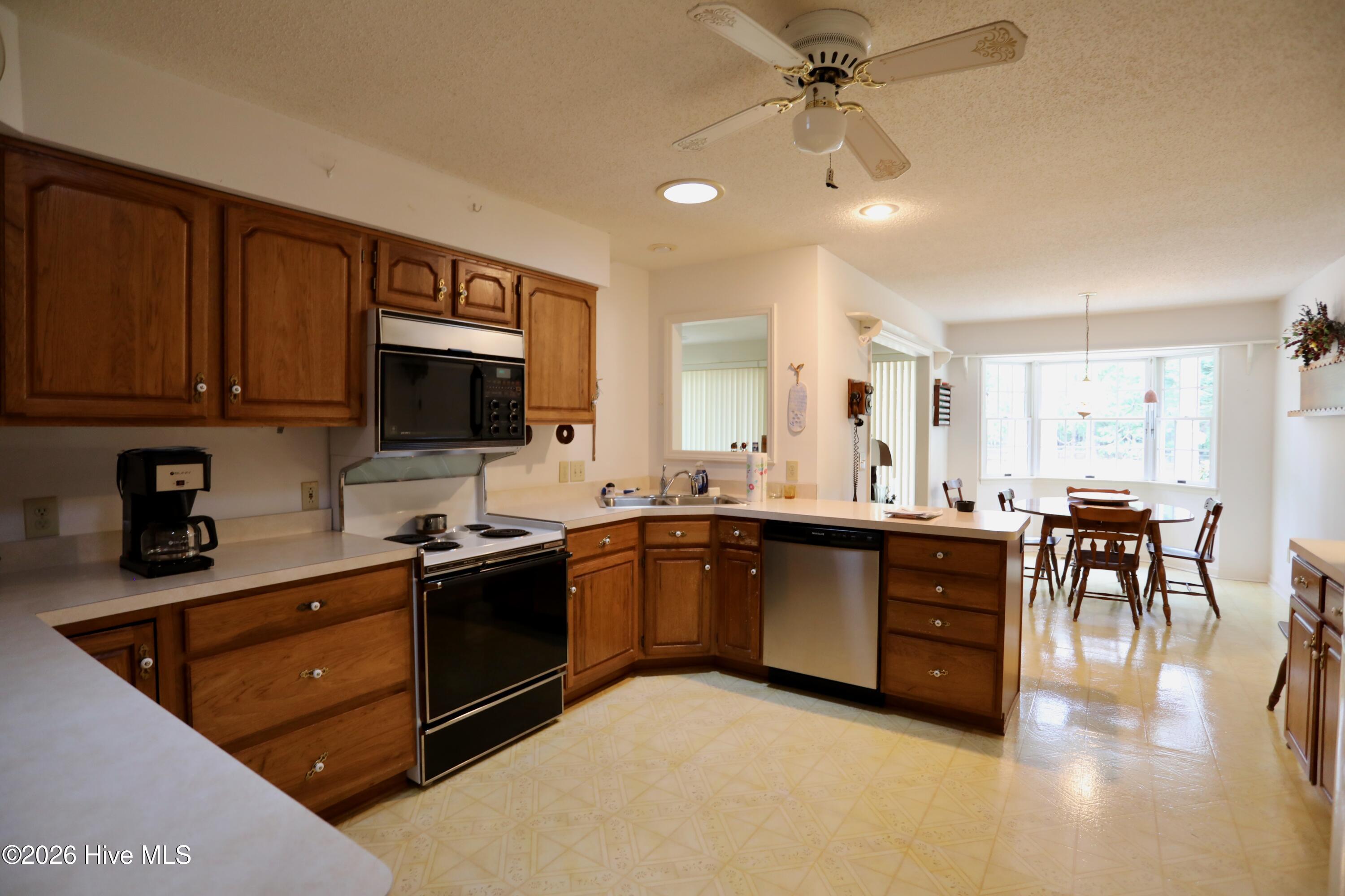 33 Shadow Lane Property Photo 15