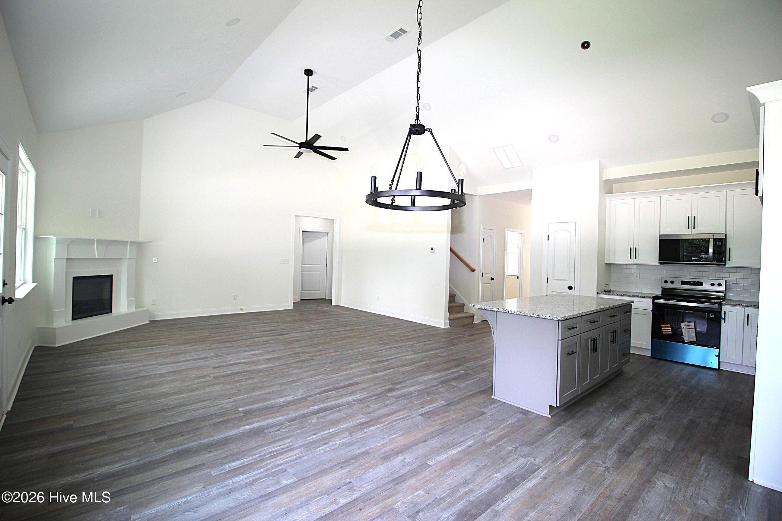 245 S Hatcher Street Property Photo 5