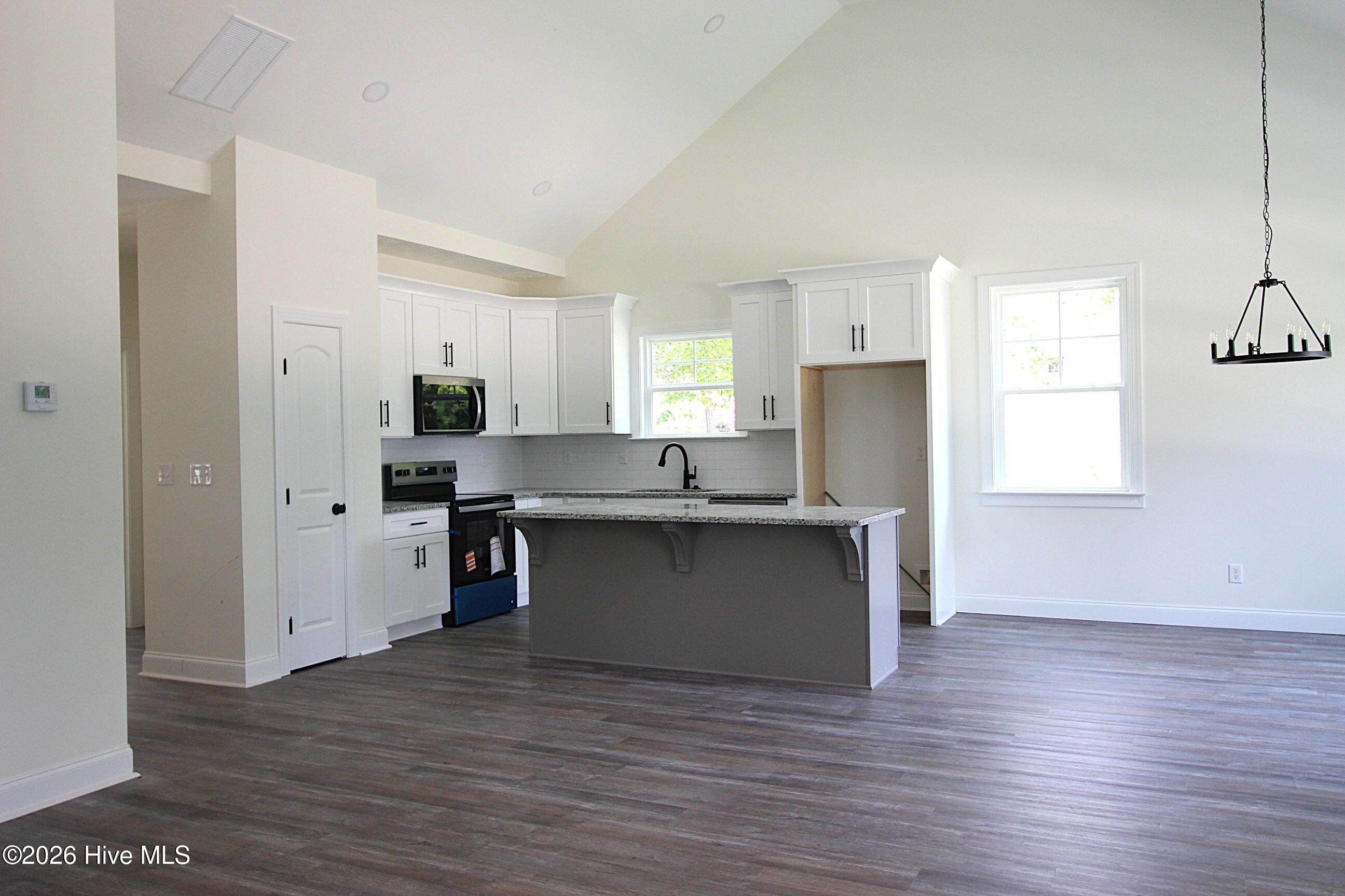 245 S Hatcher Street Property Photo 6