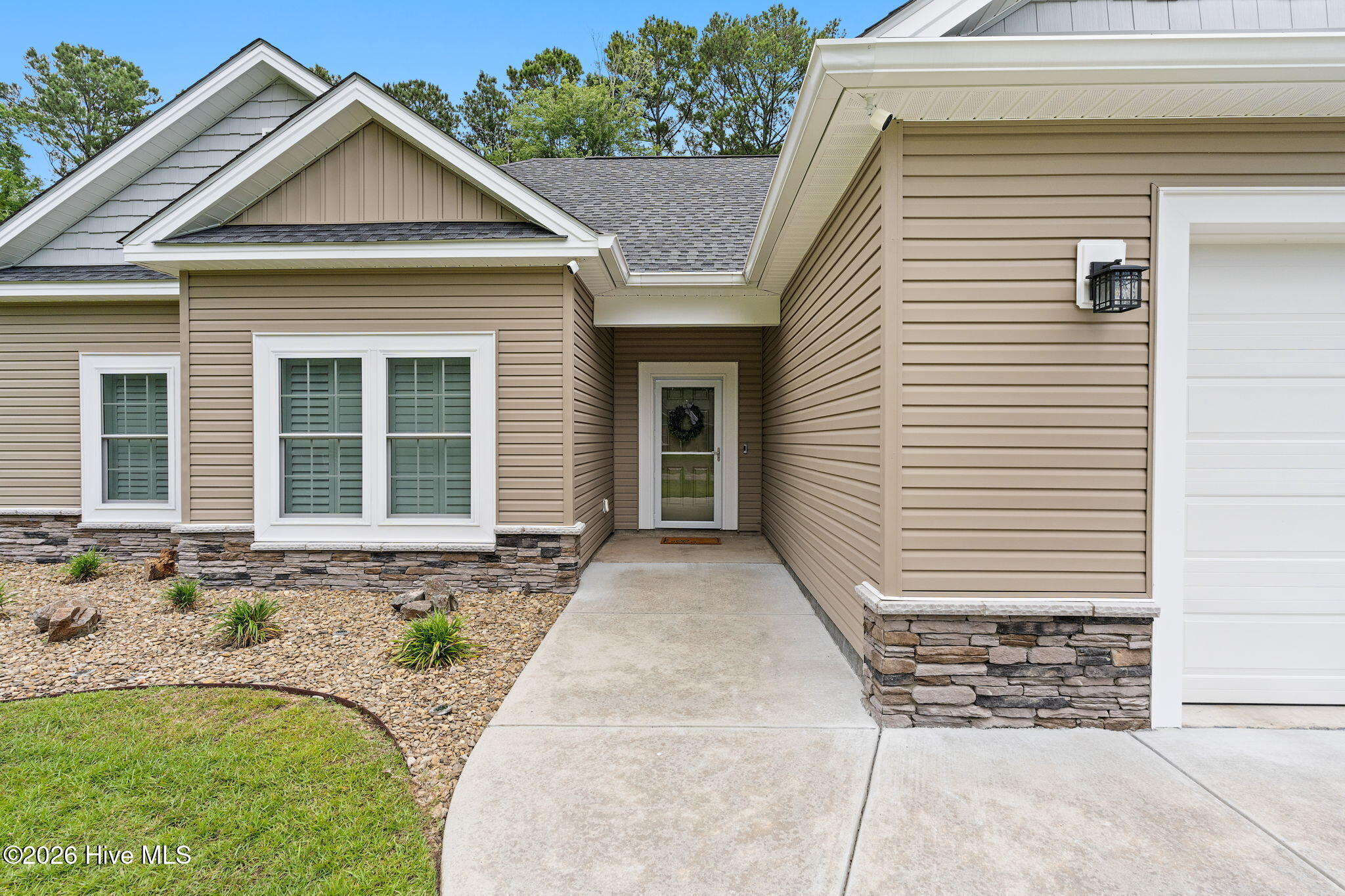 676 Boundary Loop Road Nw Property Photo 3