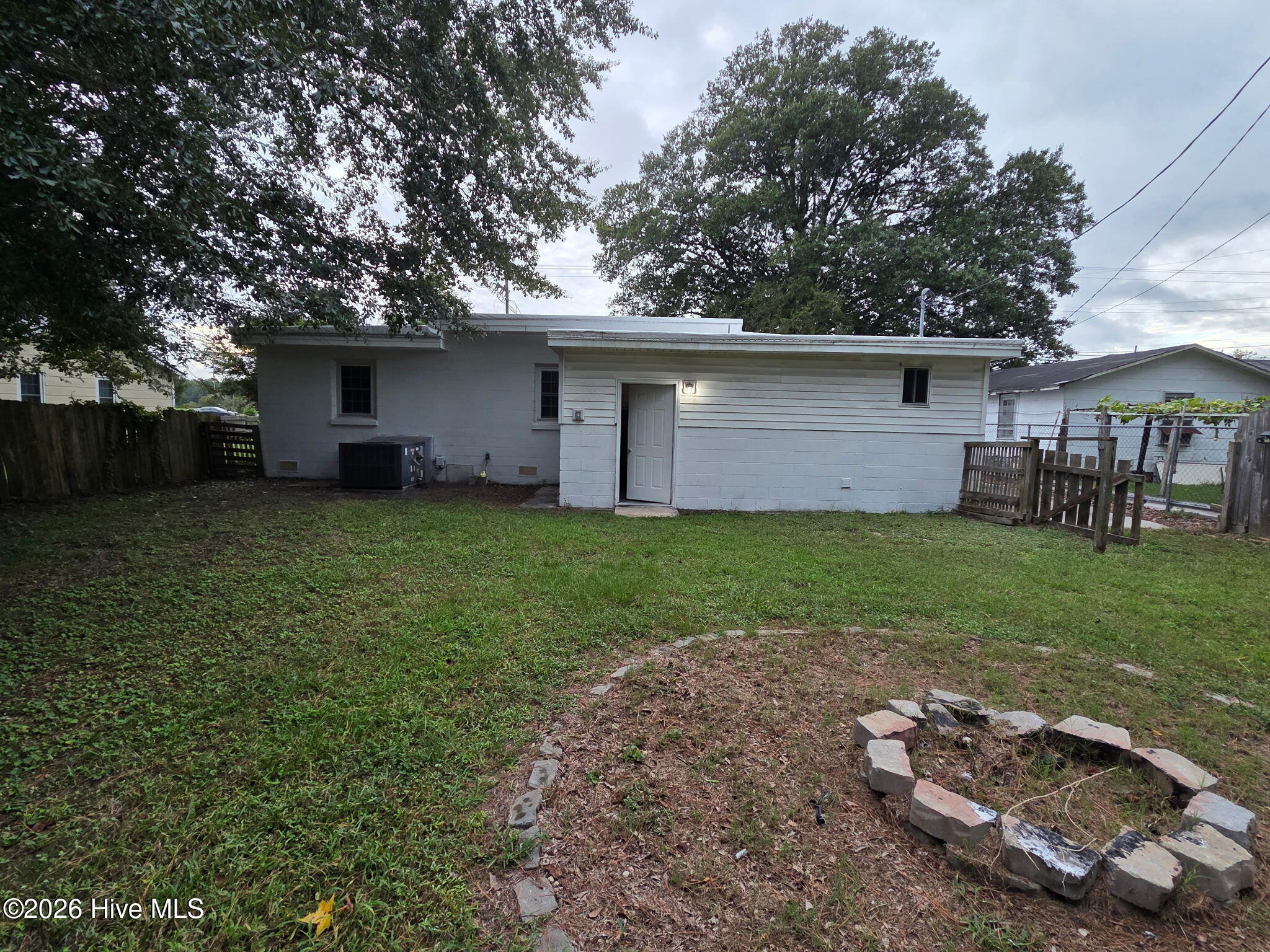 302 Pete Jones Drive Property Photo 2