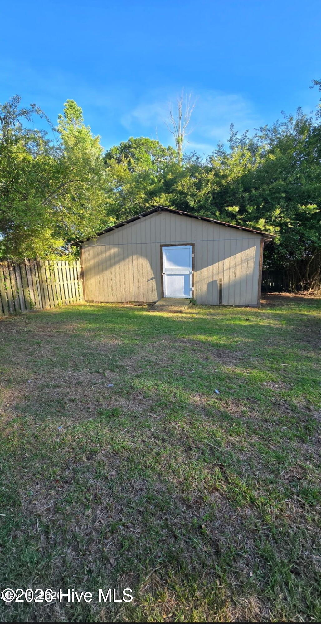302 Pete Jones Drive Property Photo 3