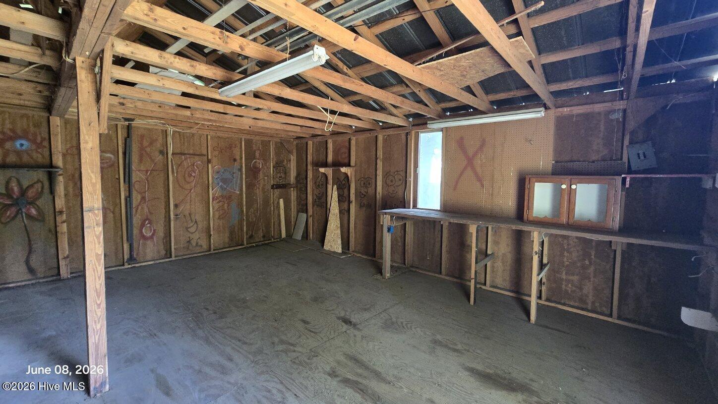 302 Pete Jones Drive Property Photo 16