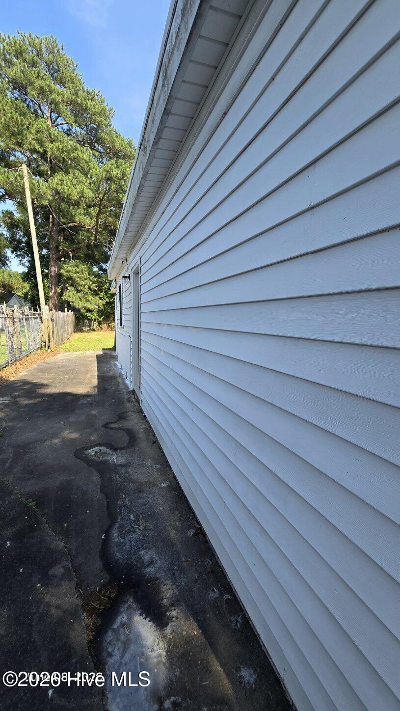 302 Pete Jones Drive Property Photo 17