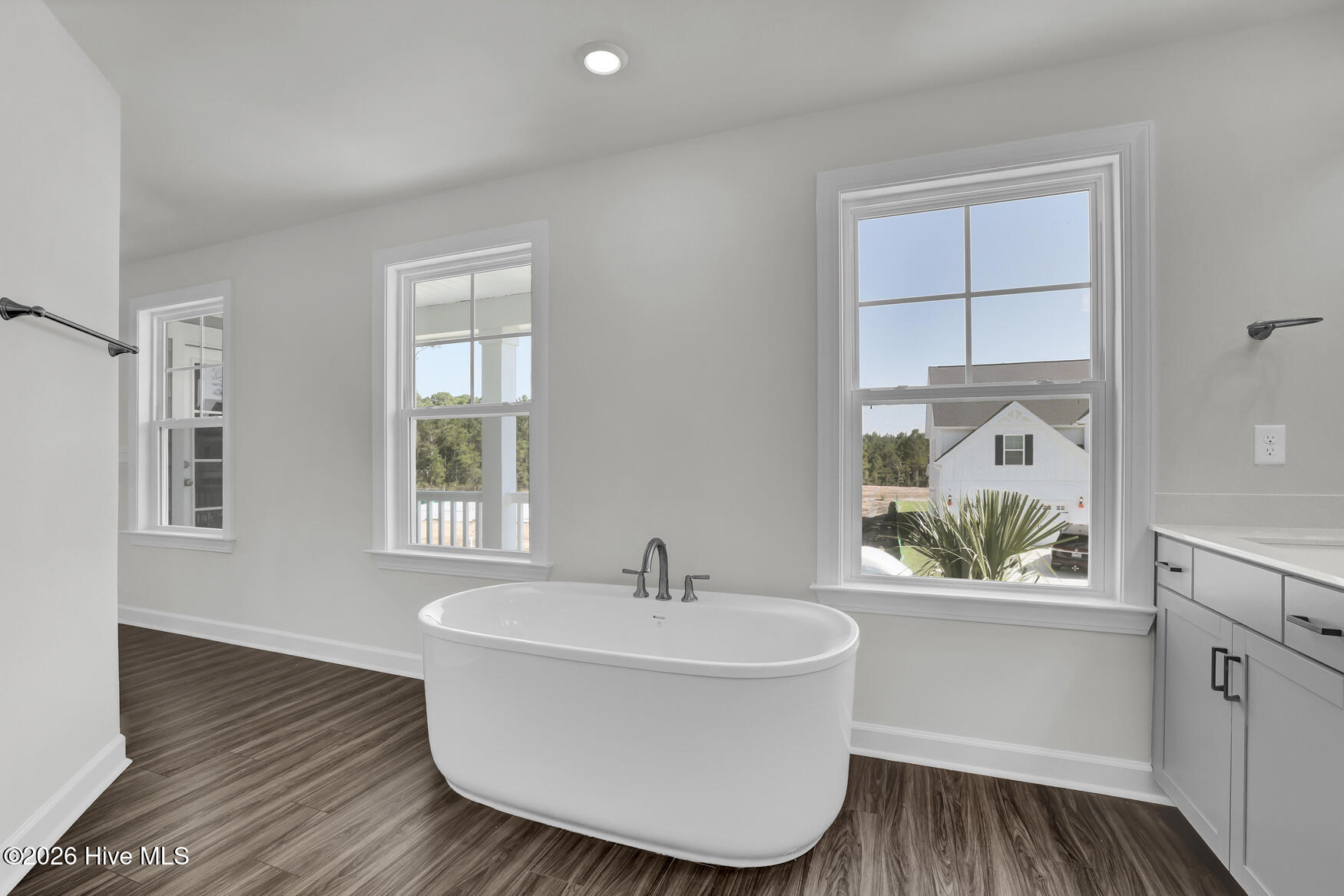 1215 Sunwater Terrace Property Photo 27