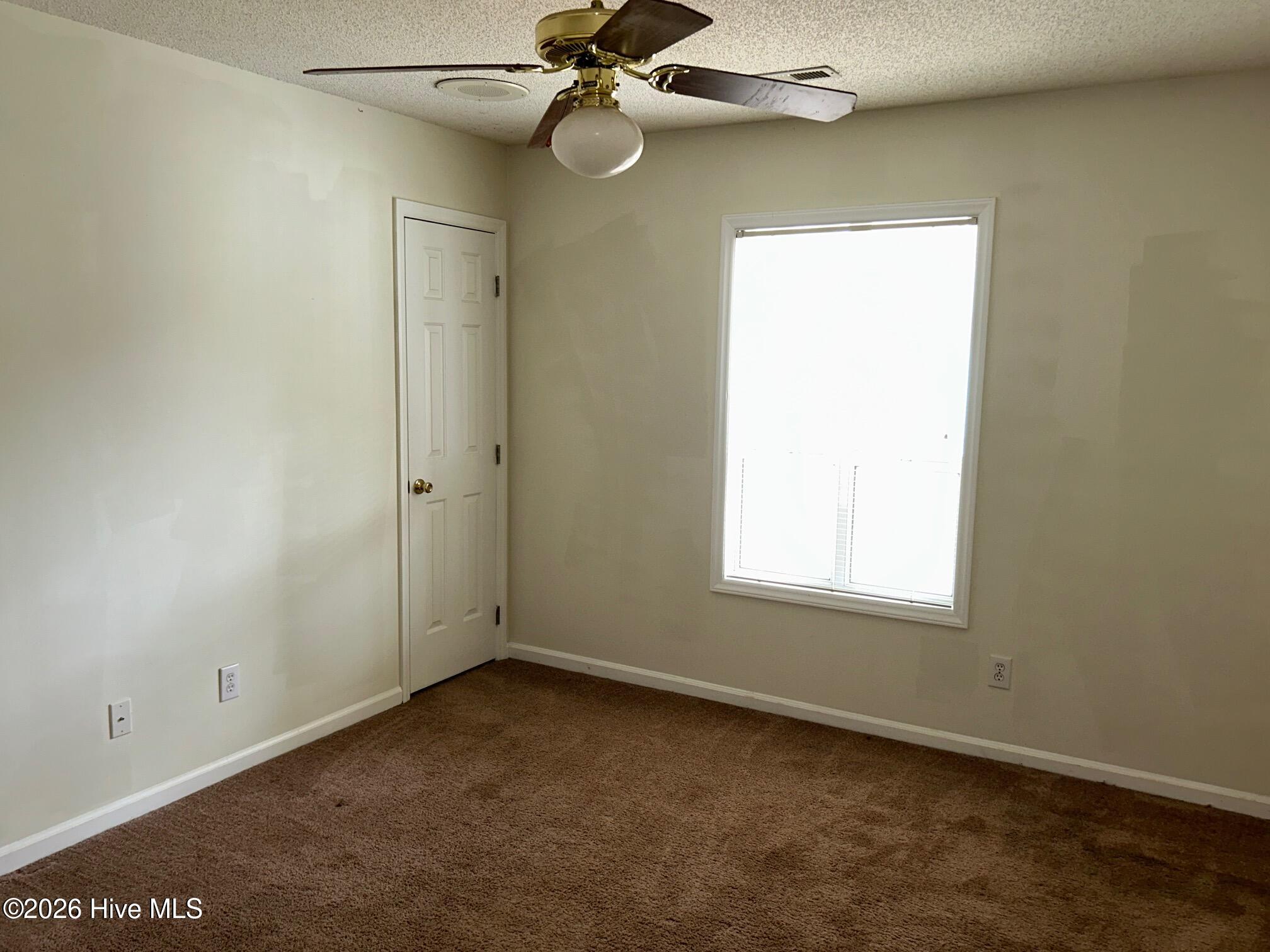 116 Breezewood Drive H Property Photo 8