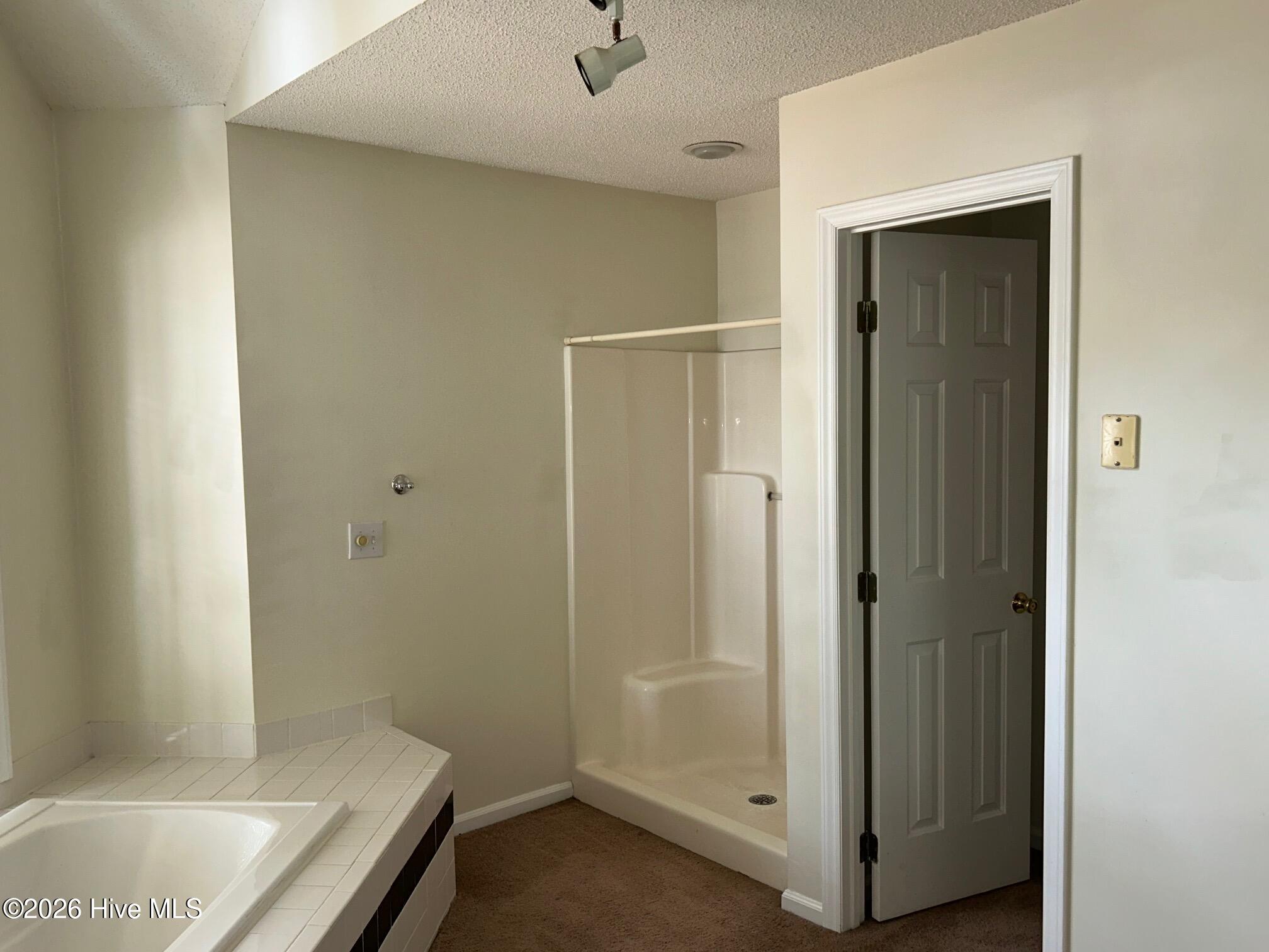 116 Breezewood Drive H Property Photo 10