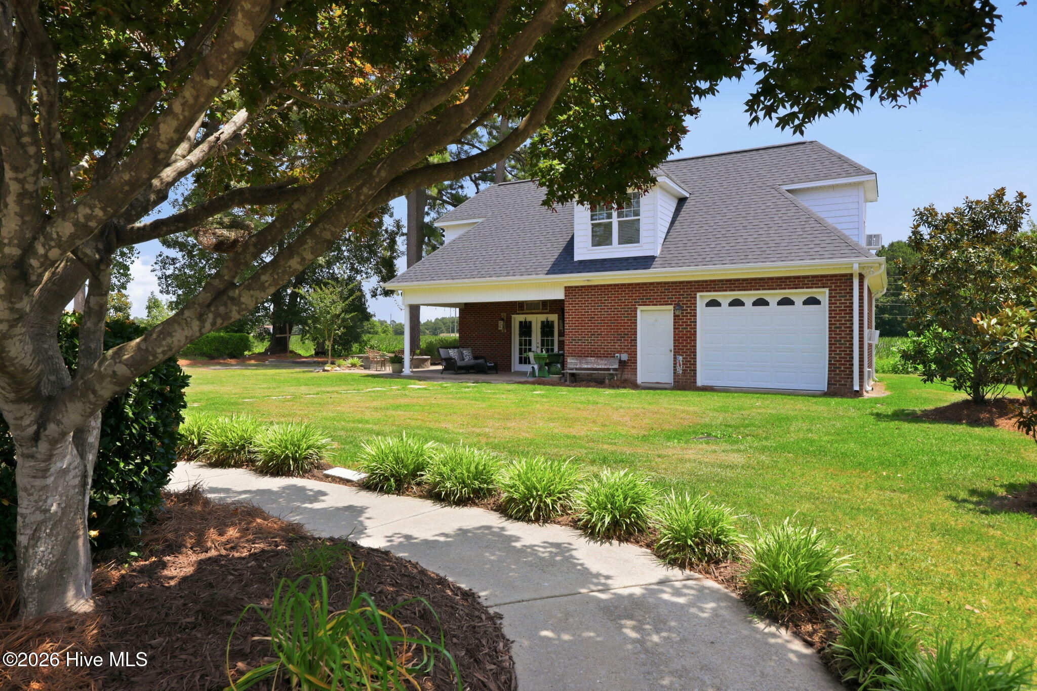 201 Foxcroft Lane Property Photo 3