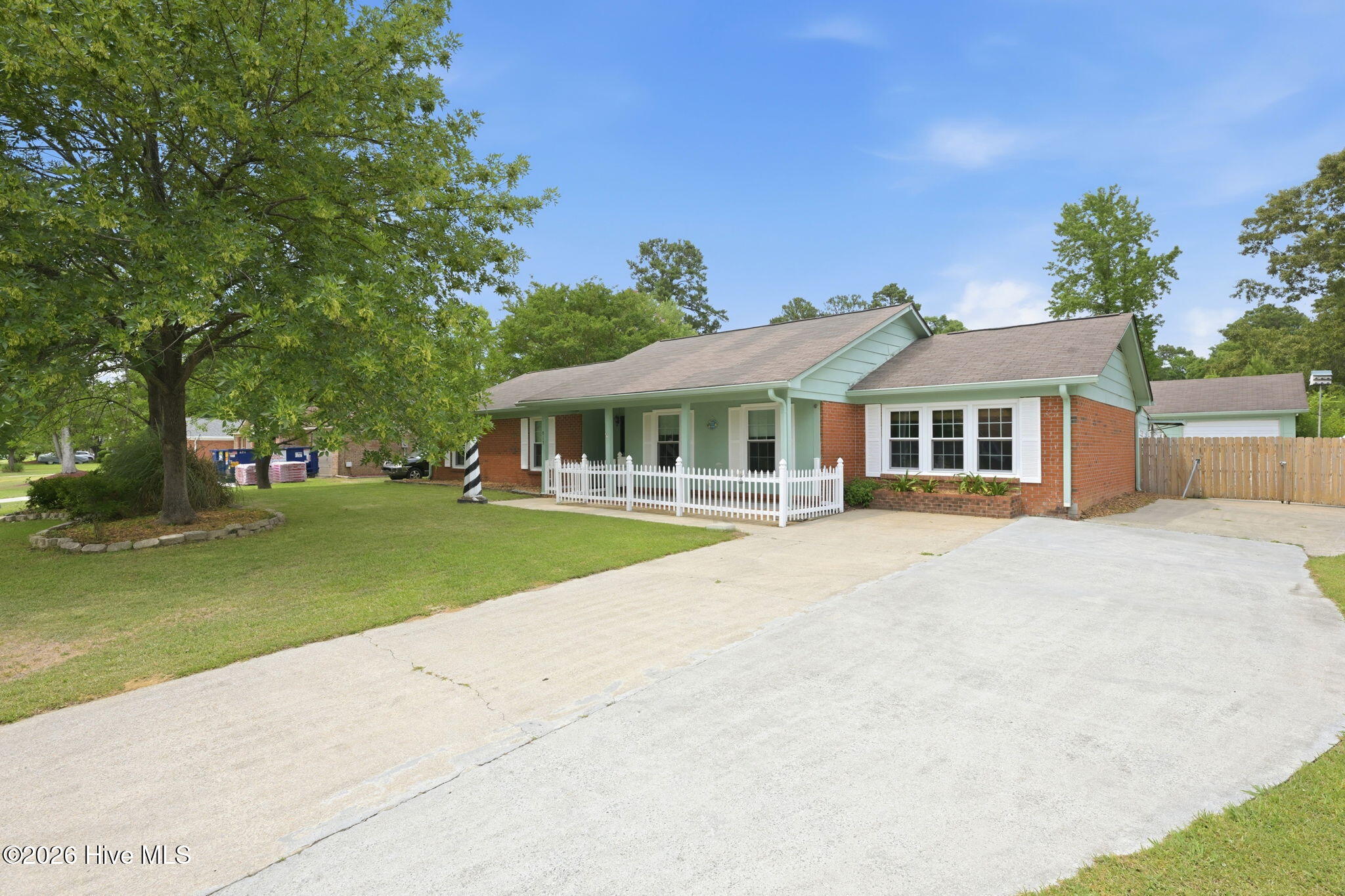 913 Colony Drive Property Photo 1