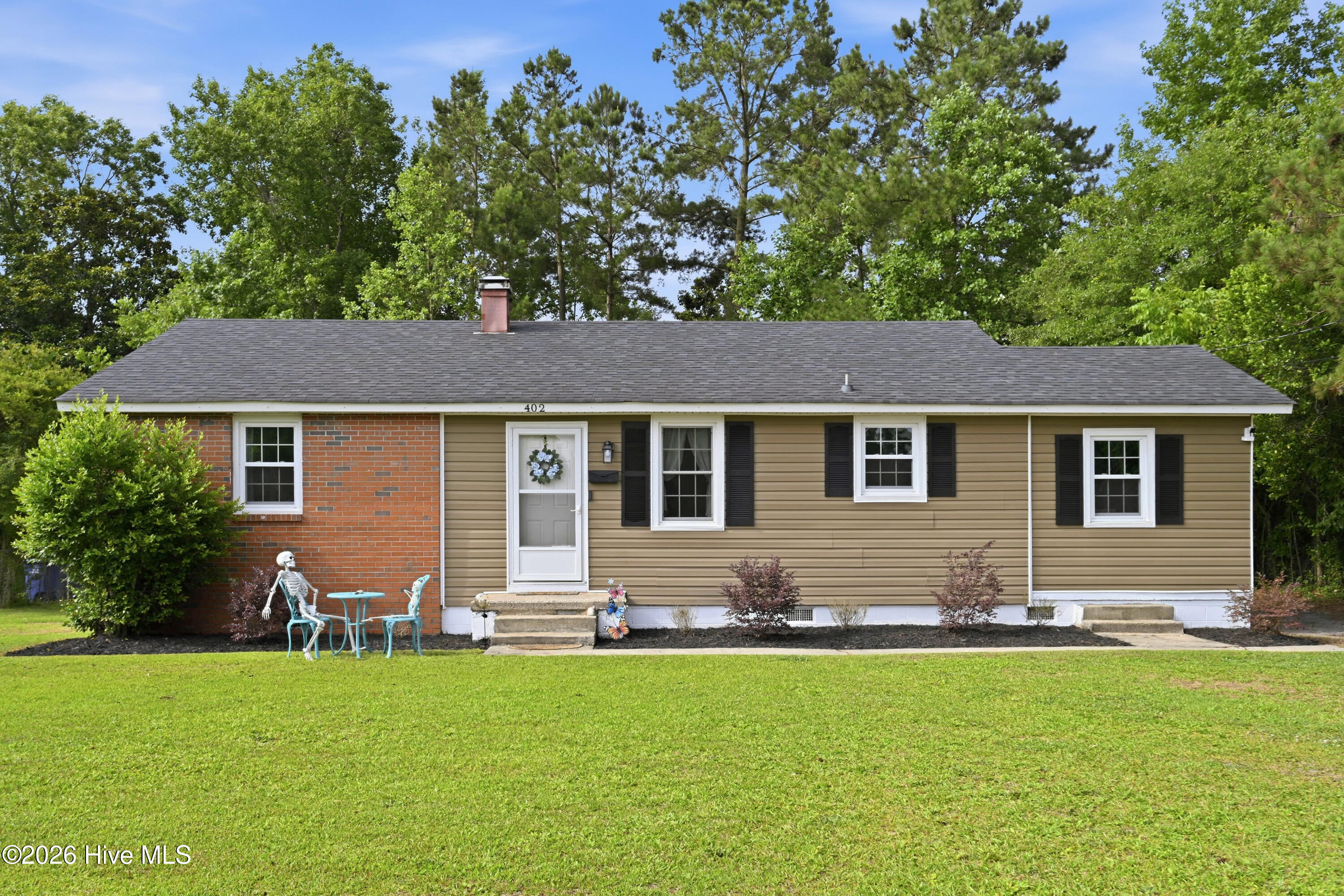 402 Clyde Drive Property Photo 1