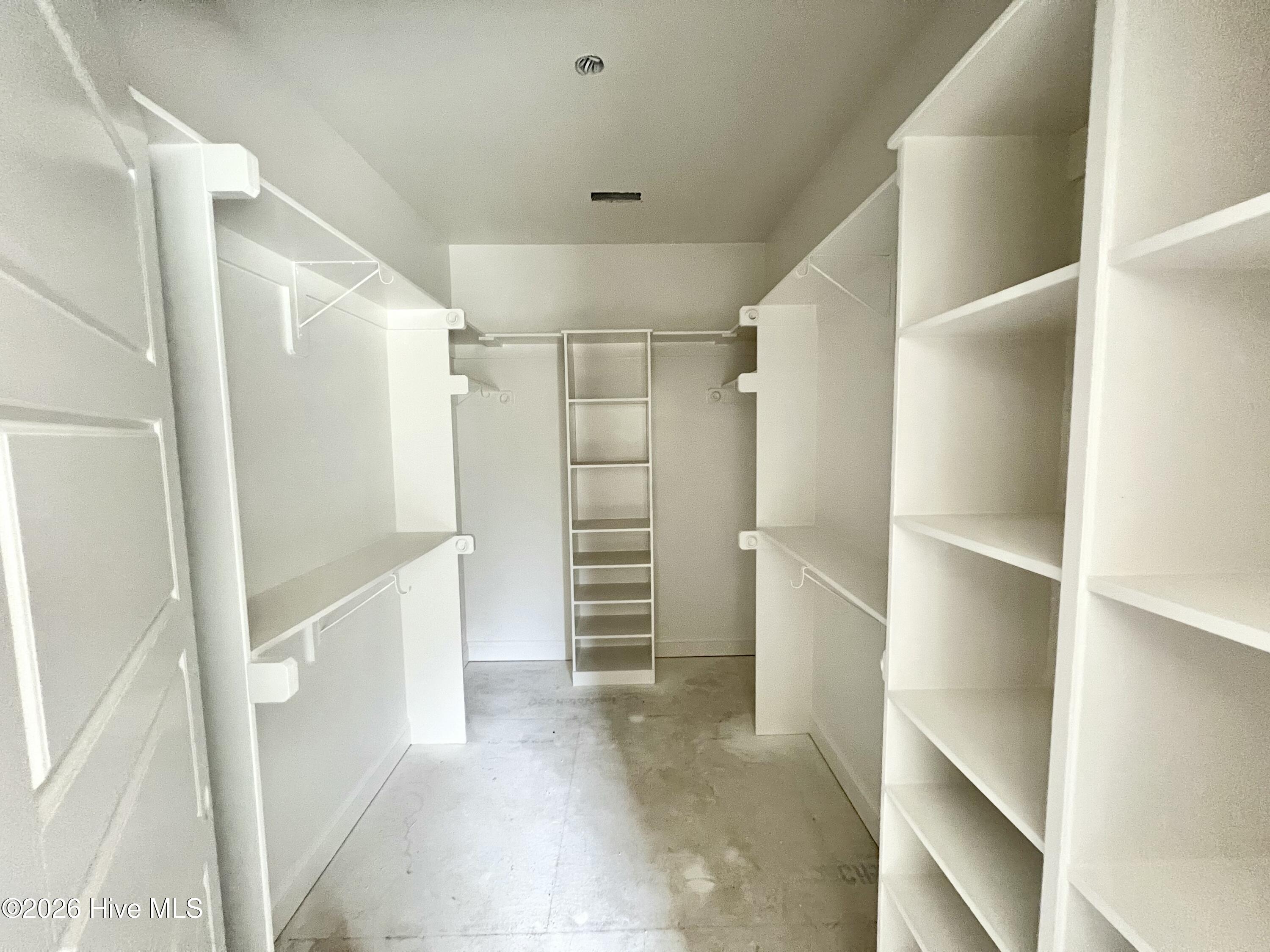 207 Hillstead Way Property Photo 26