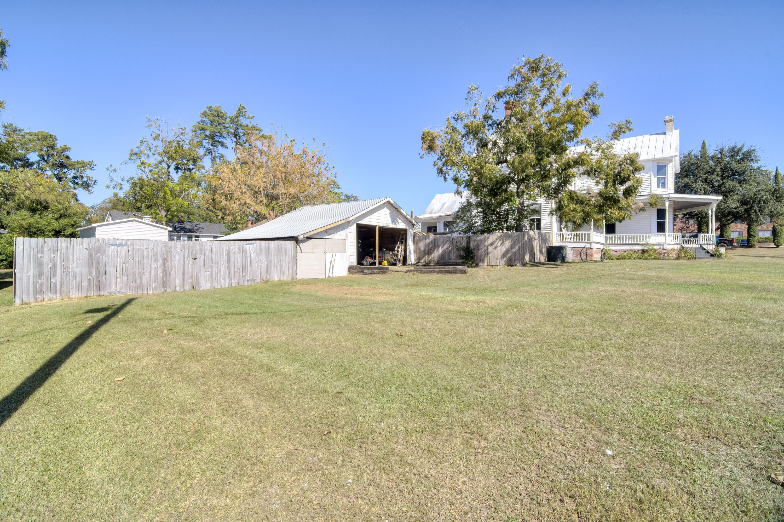 401 W Forest Avenue Property Photo 42