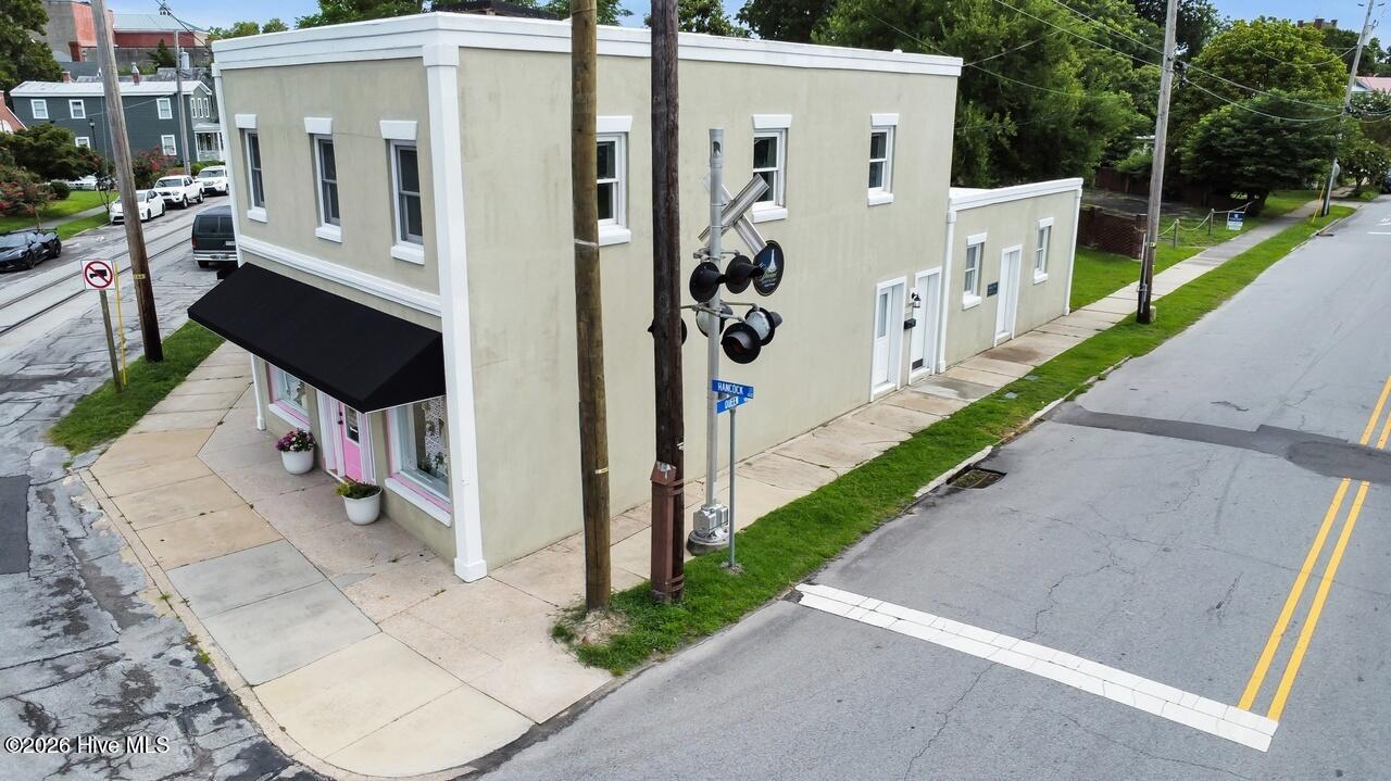501 Queen Street Property Photo 2