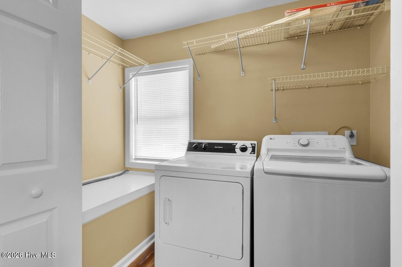 501 Queen Street Property Photo 7