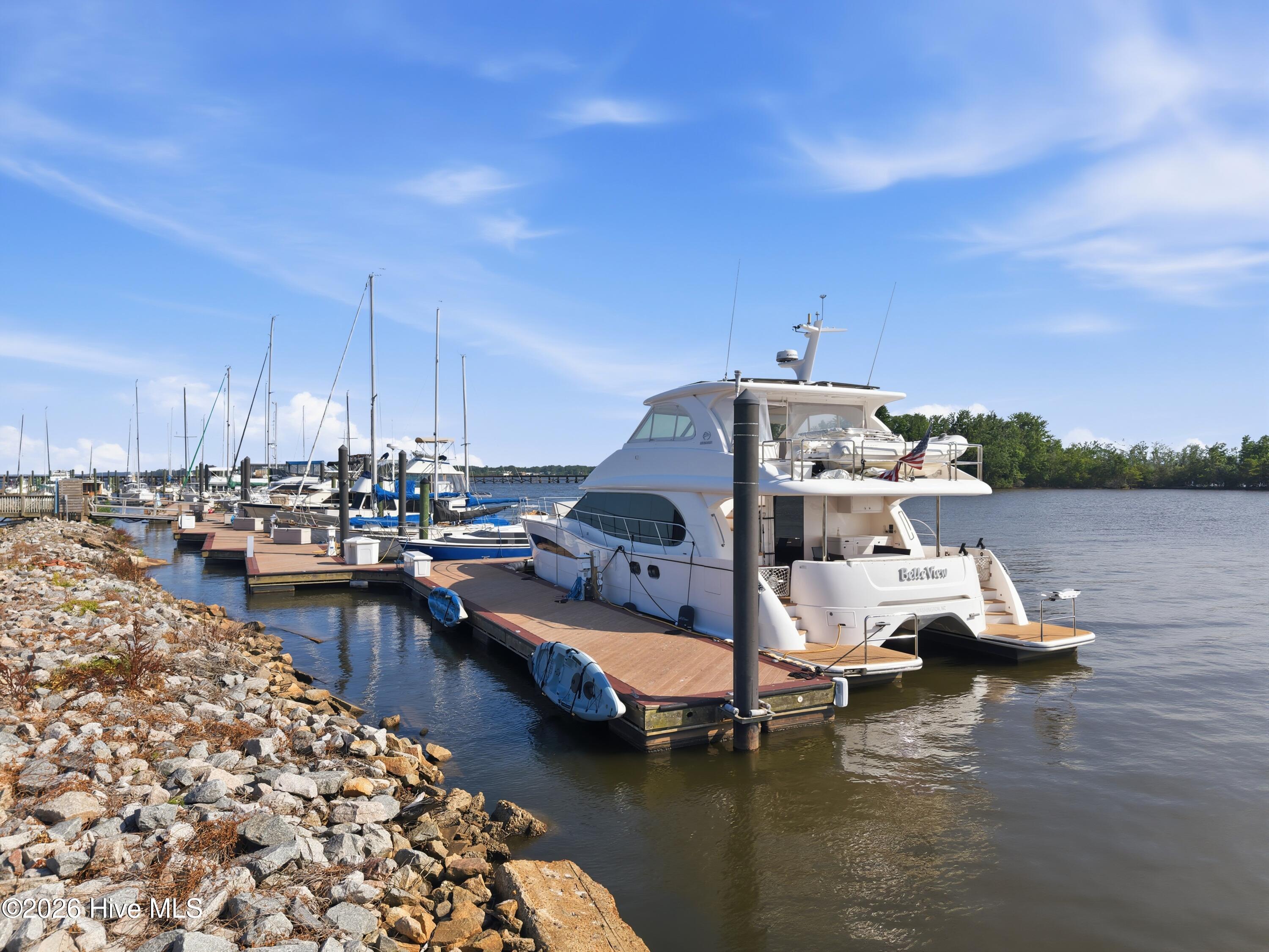 227 E Water Street Dock B Property Photo 12
