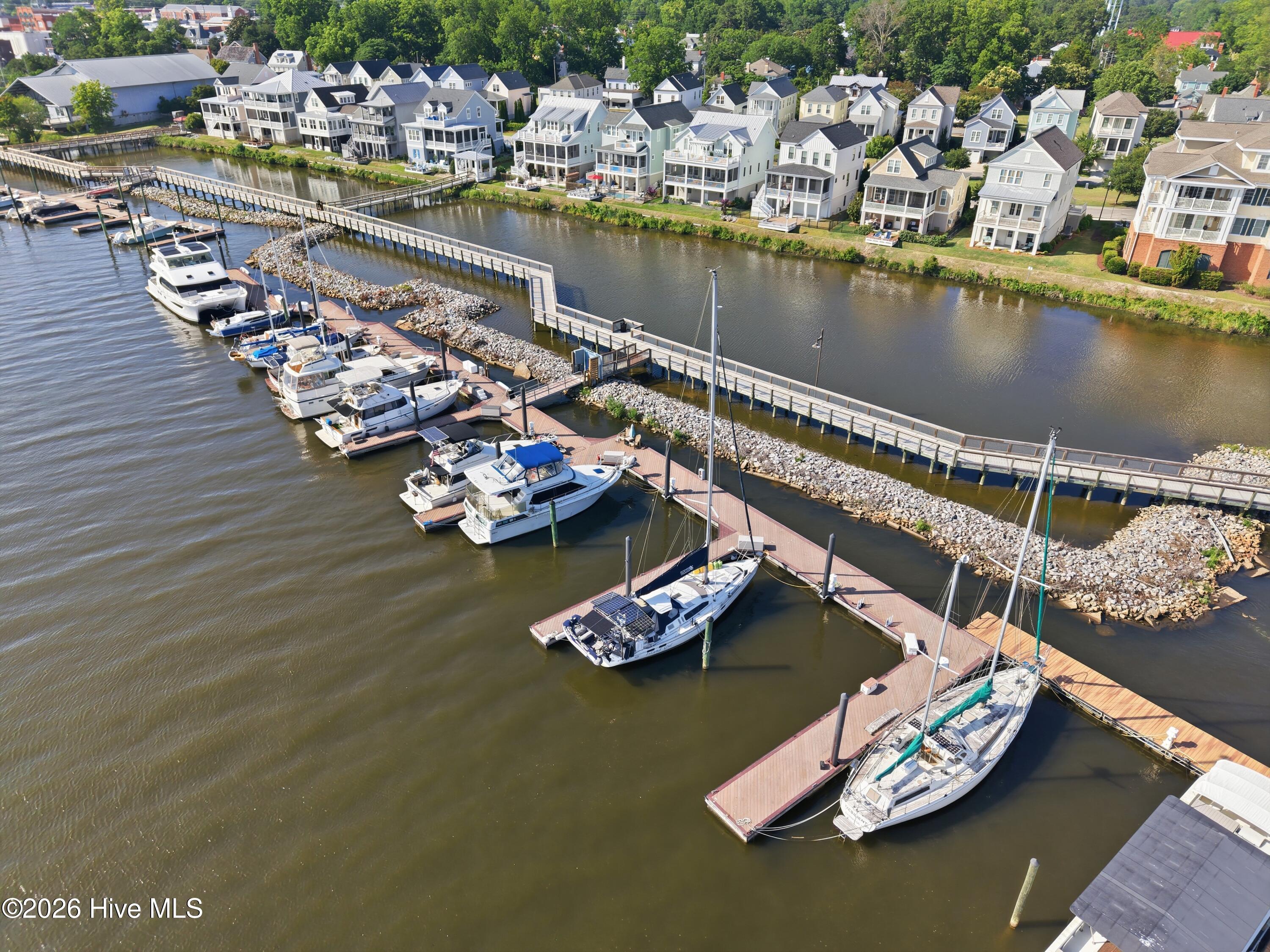 227 E Water Street Dock B Property Photo 13