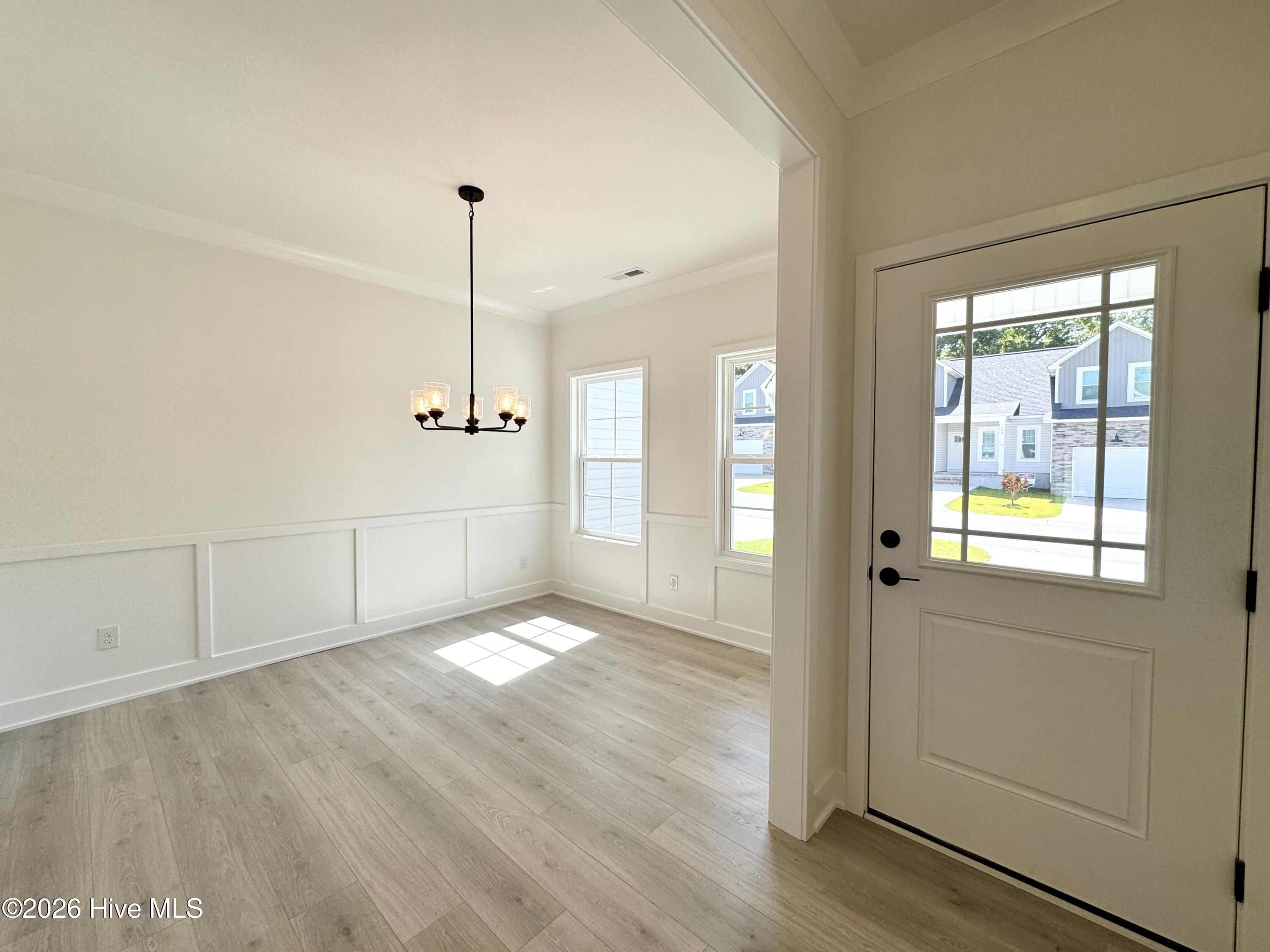 545 Timbercrest Circle Se Property Photo 6