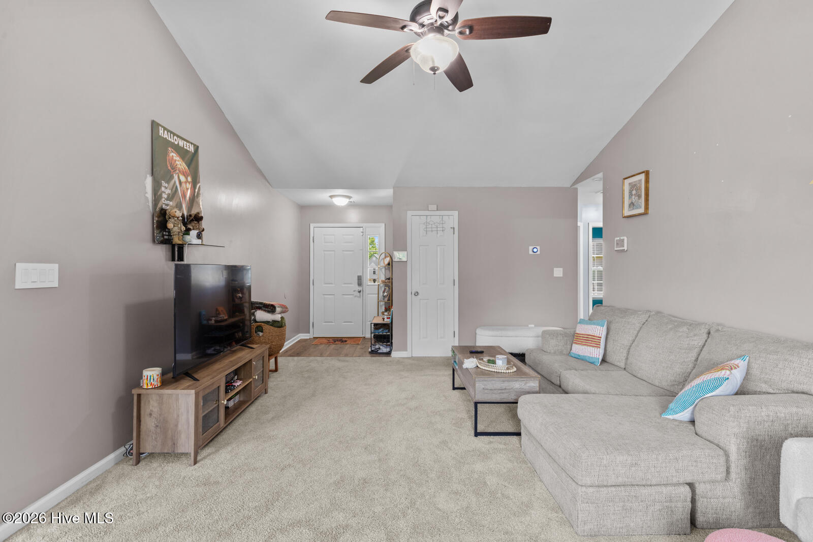 402 Kant Place Property Photo 6