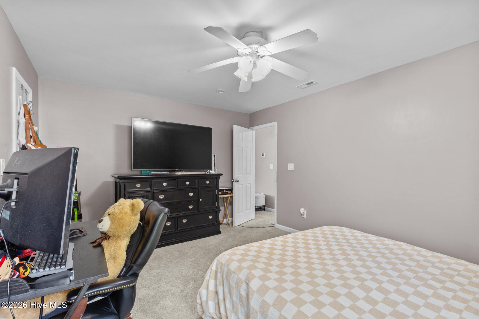 402 Kant Place Property Photo 12