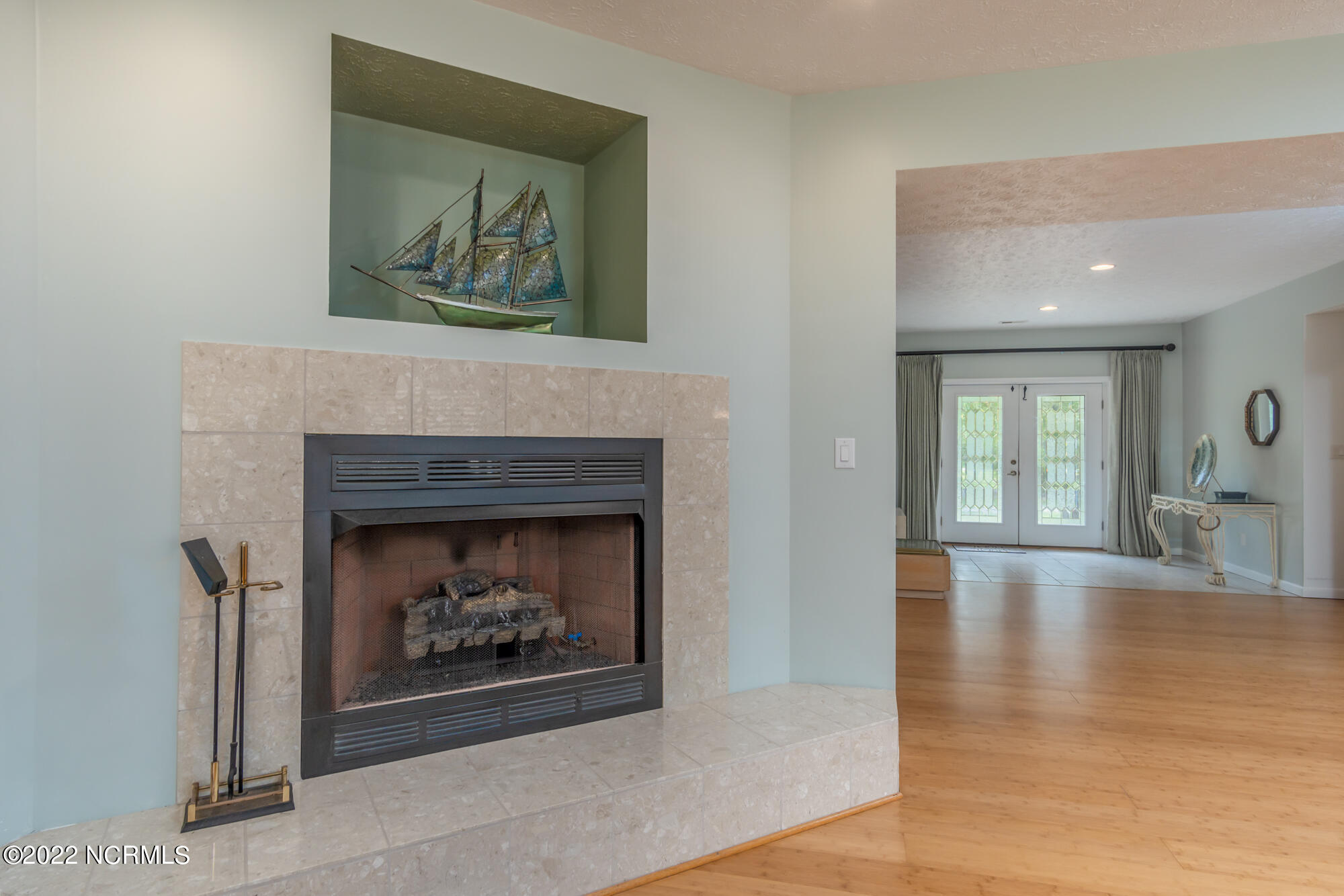 301 Sandy Point Drive Property Photo 9