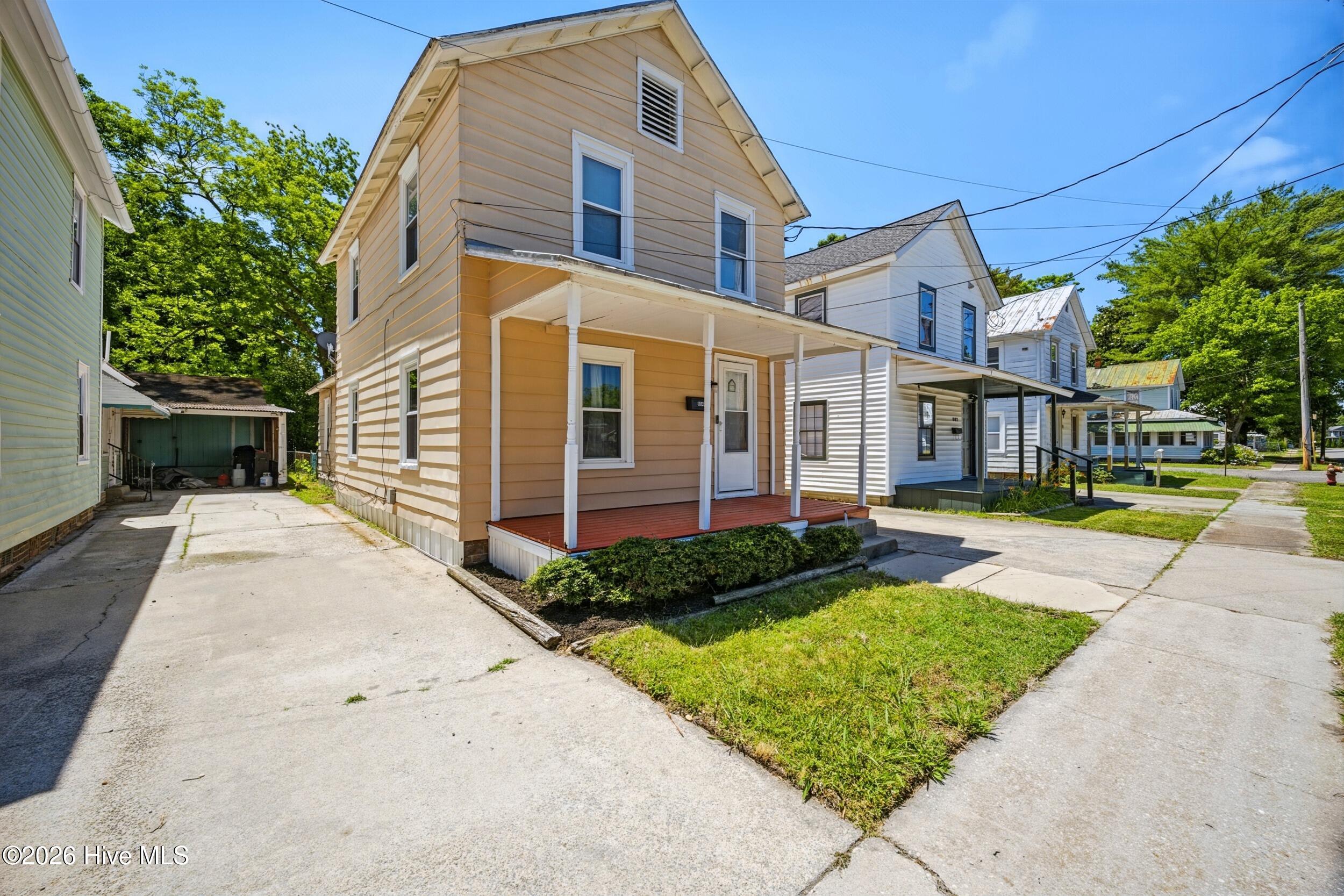 804 2nd Street Property Photo 2