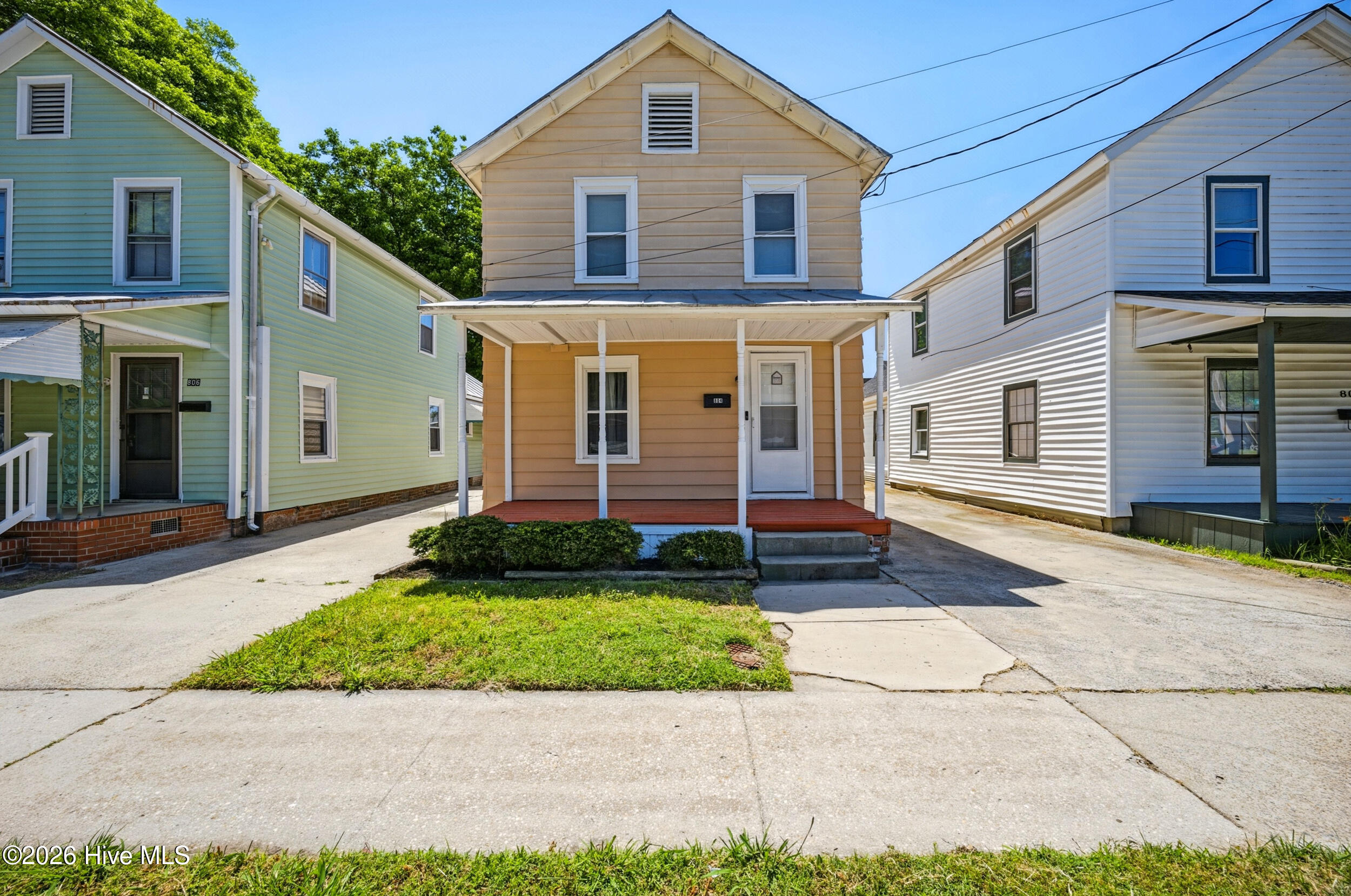 804 2nd Street Property Photo 3