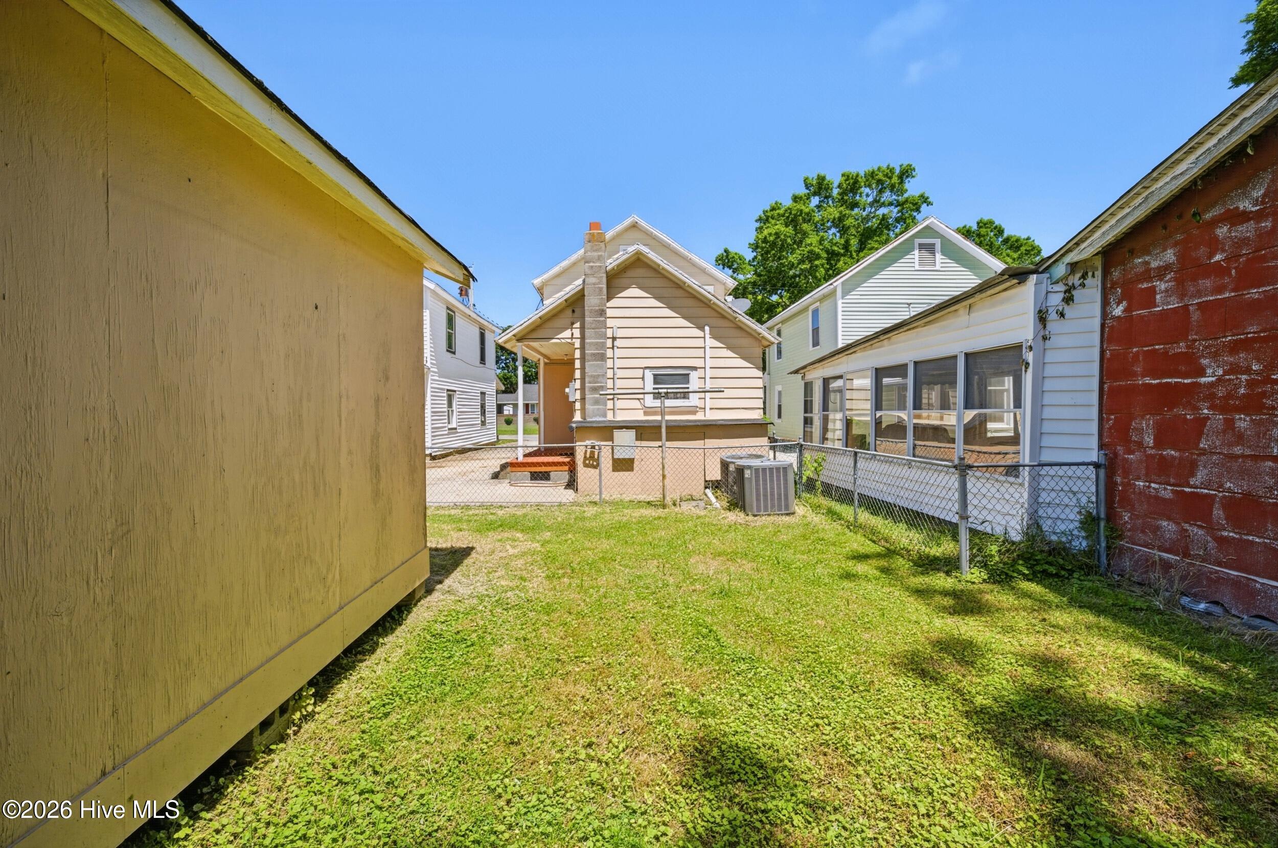 804 2nd Street Property Photo 28