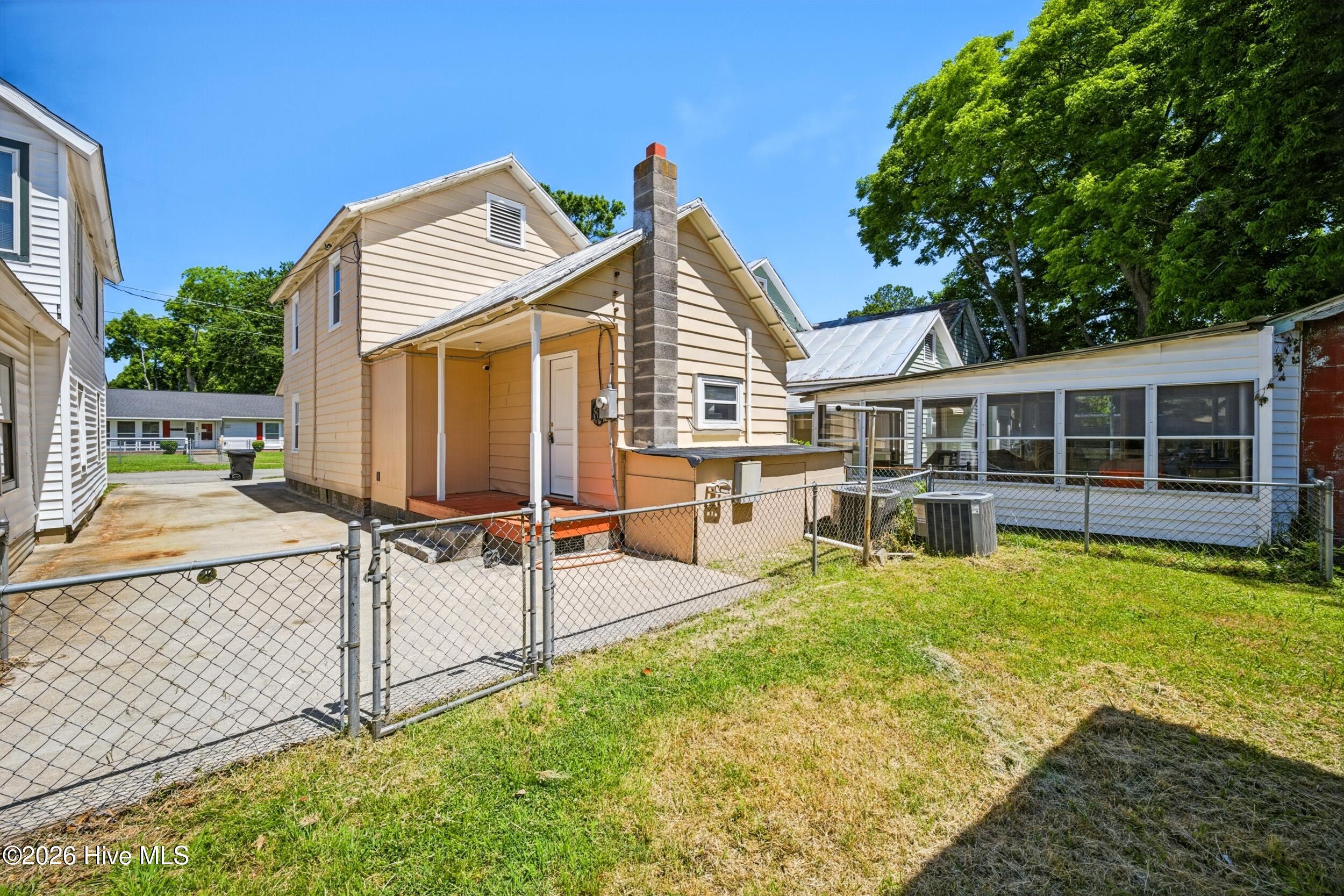 804 2nd Street Property Photo 29