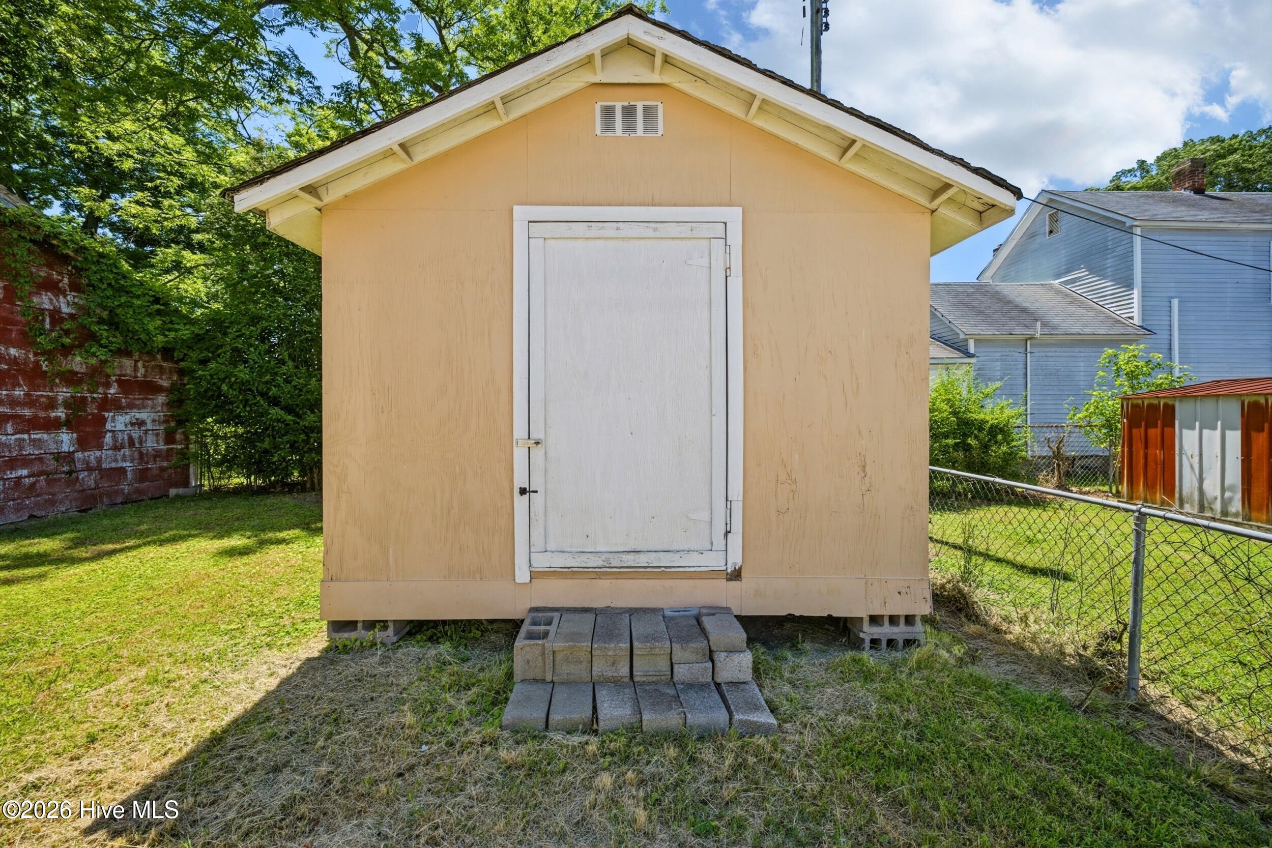804 2nd Street Property Photo 32