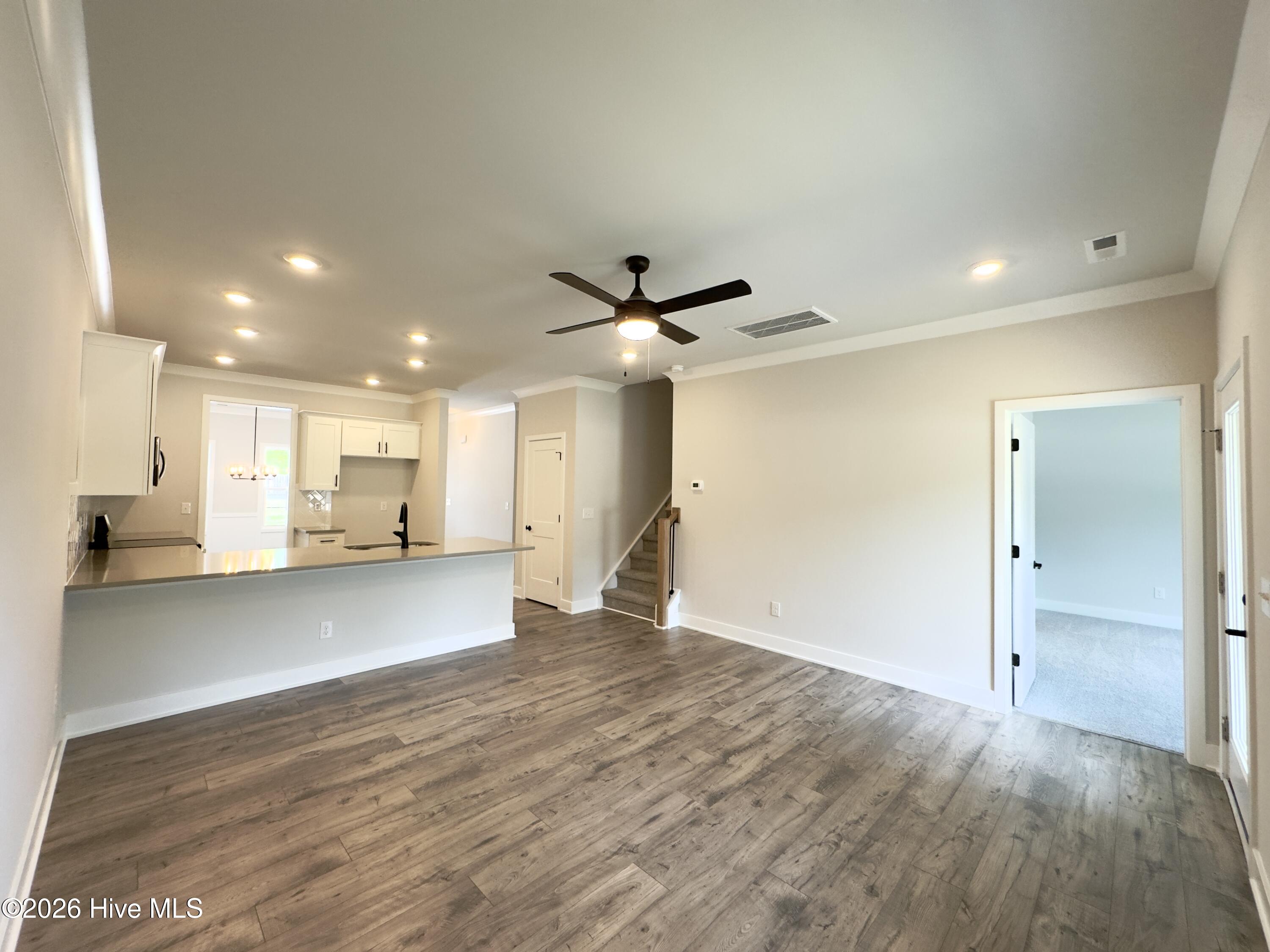 487 Timbercrest Circle Se Property Photo 8
