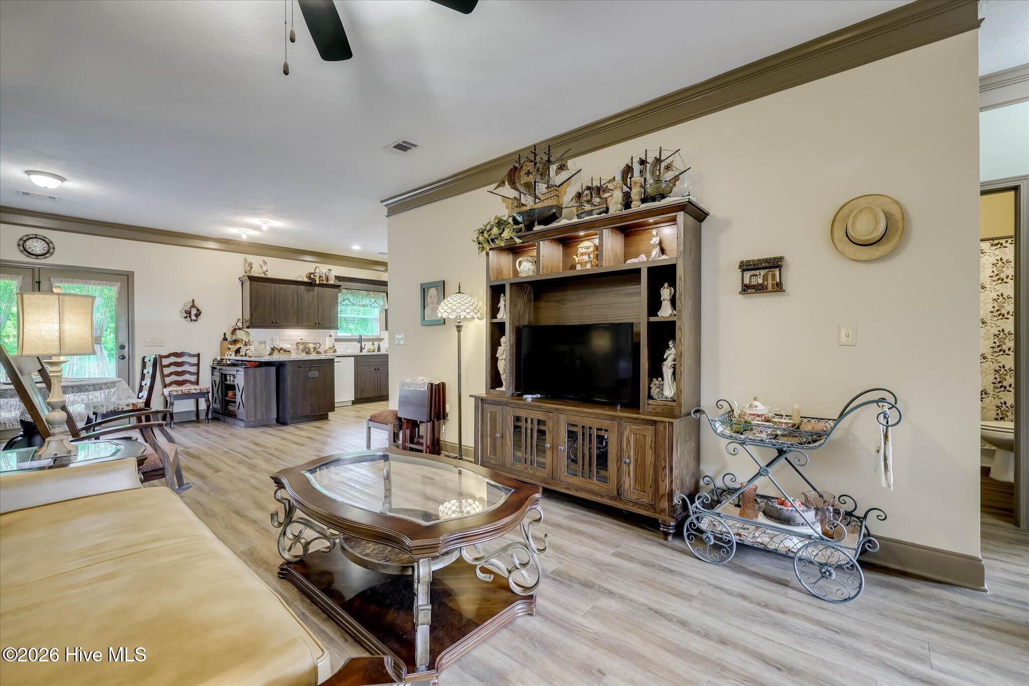 232 Silver Court Property Photo 8