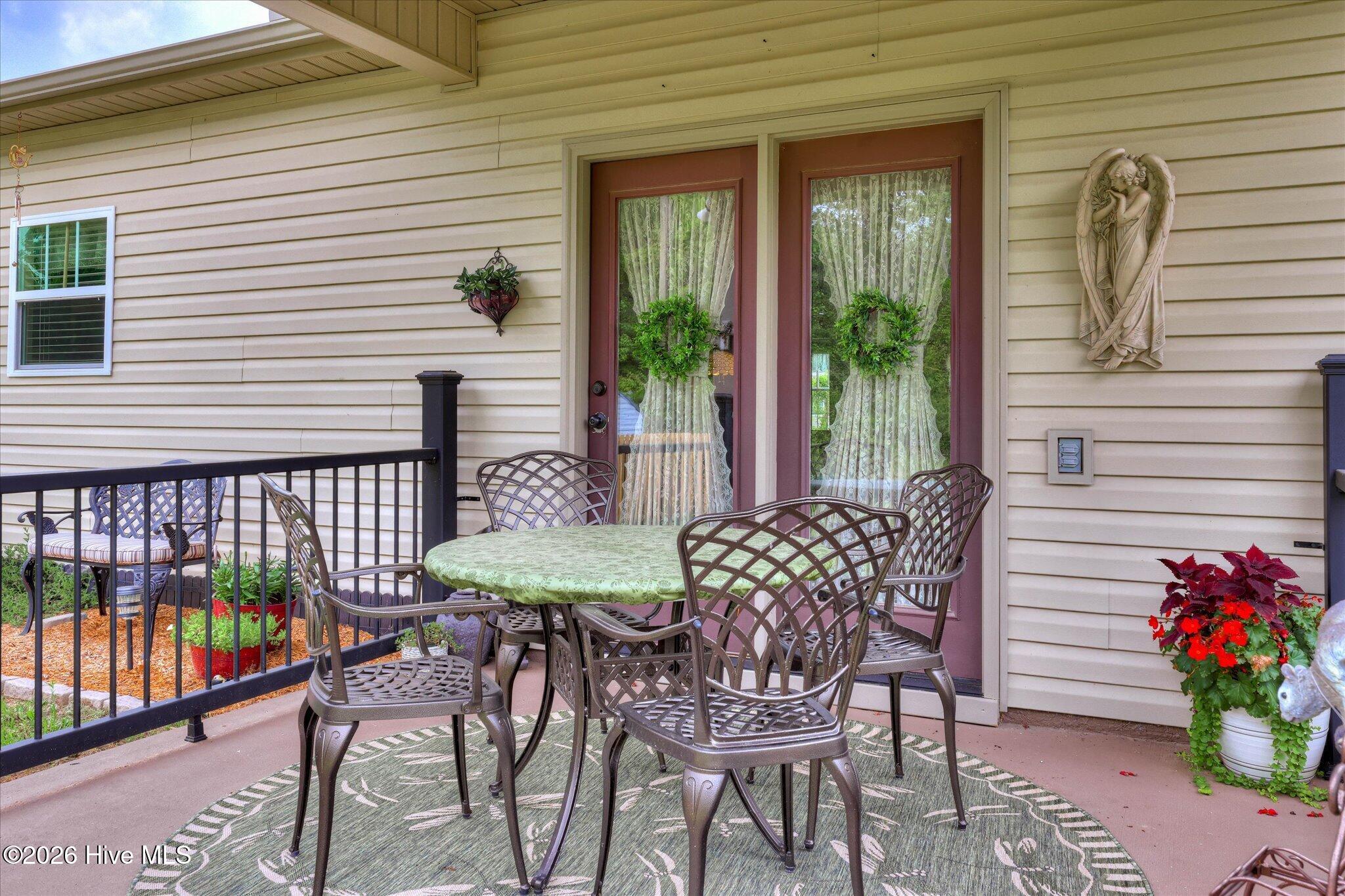 232 Silver Court Property Photo 44