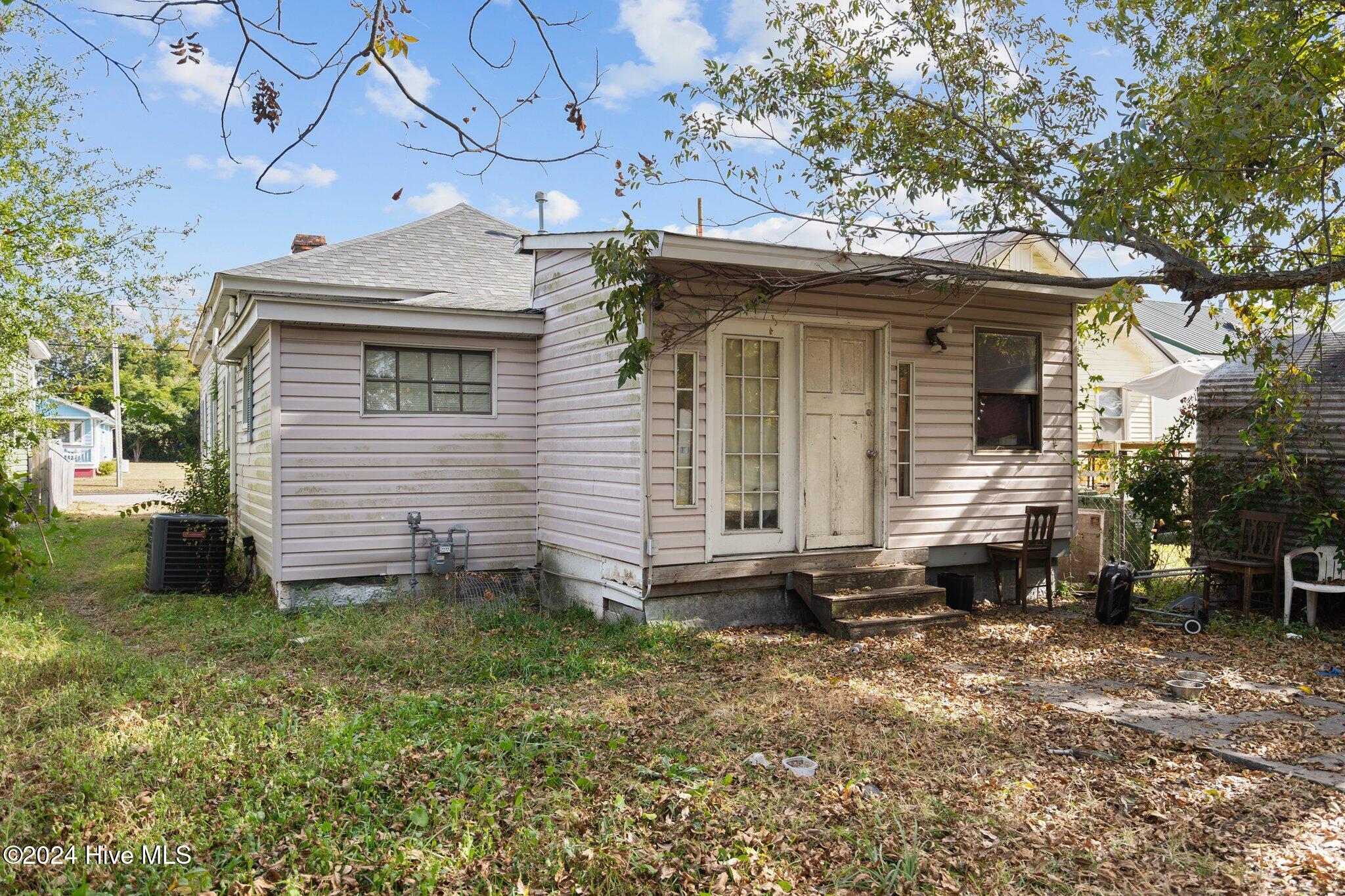 1110 S 8th Street Property Photo 7