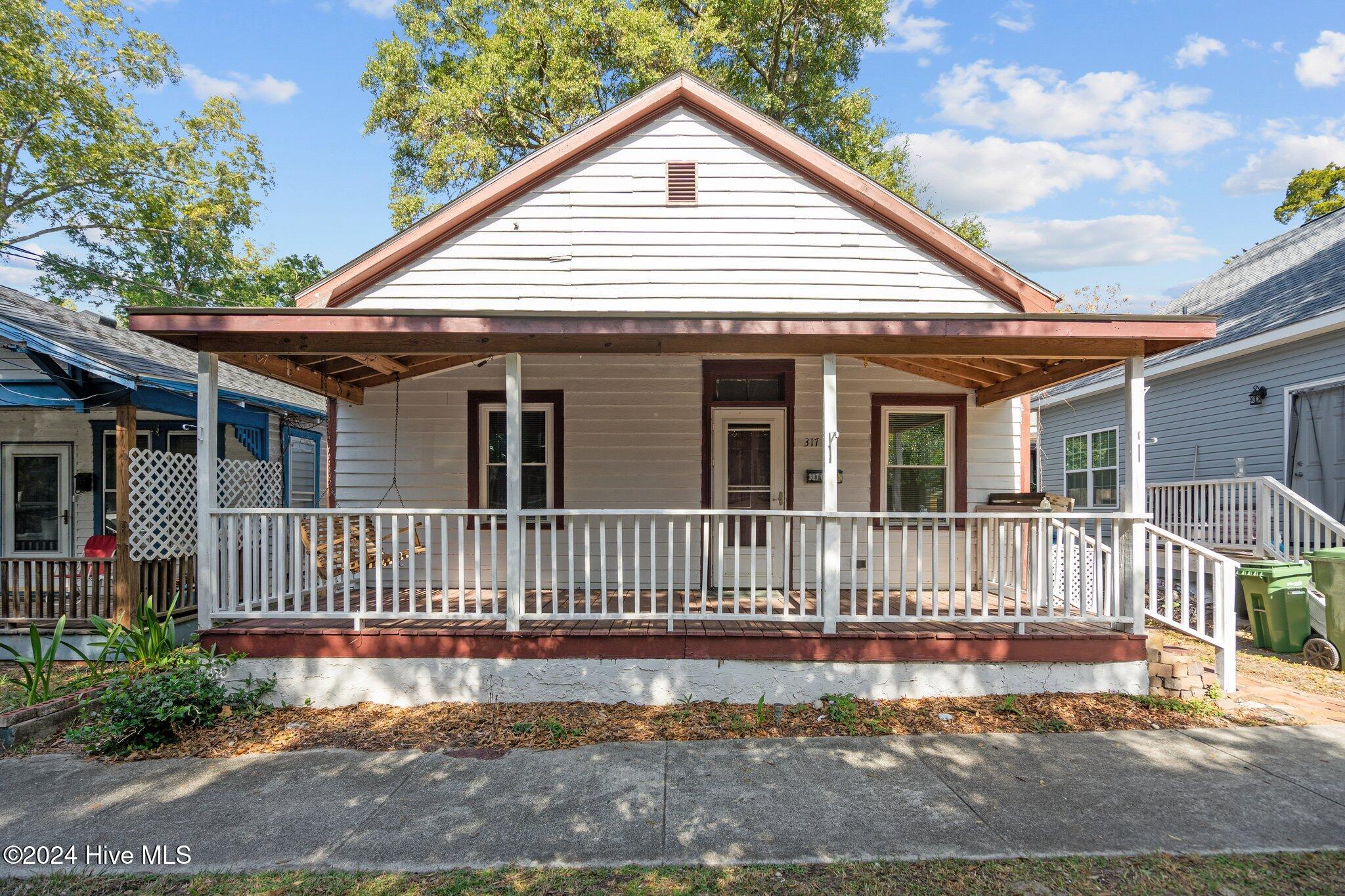 317 Queen Street Property Photo 1