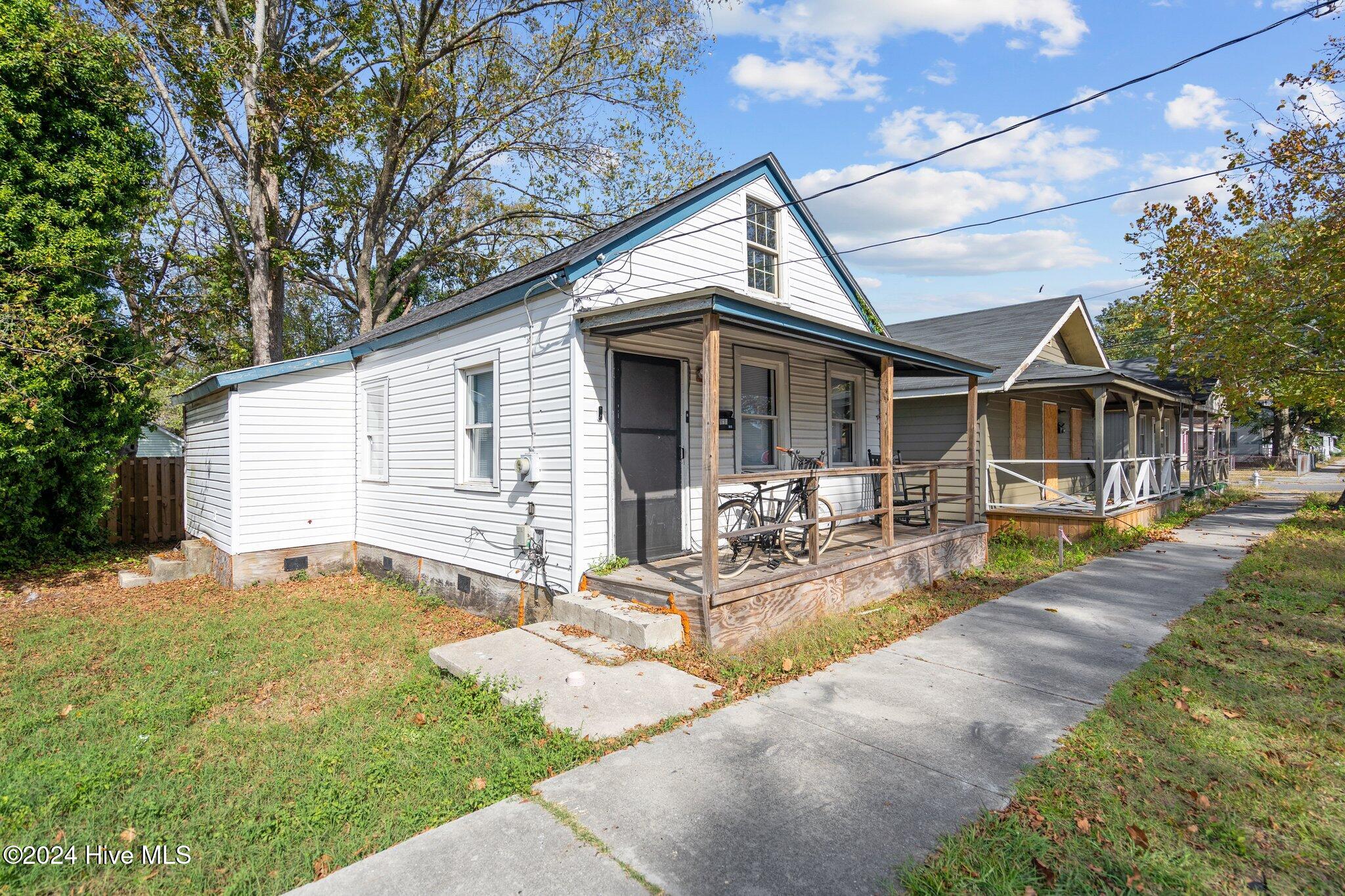 513 Swann Street Property Photo 2
