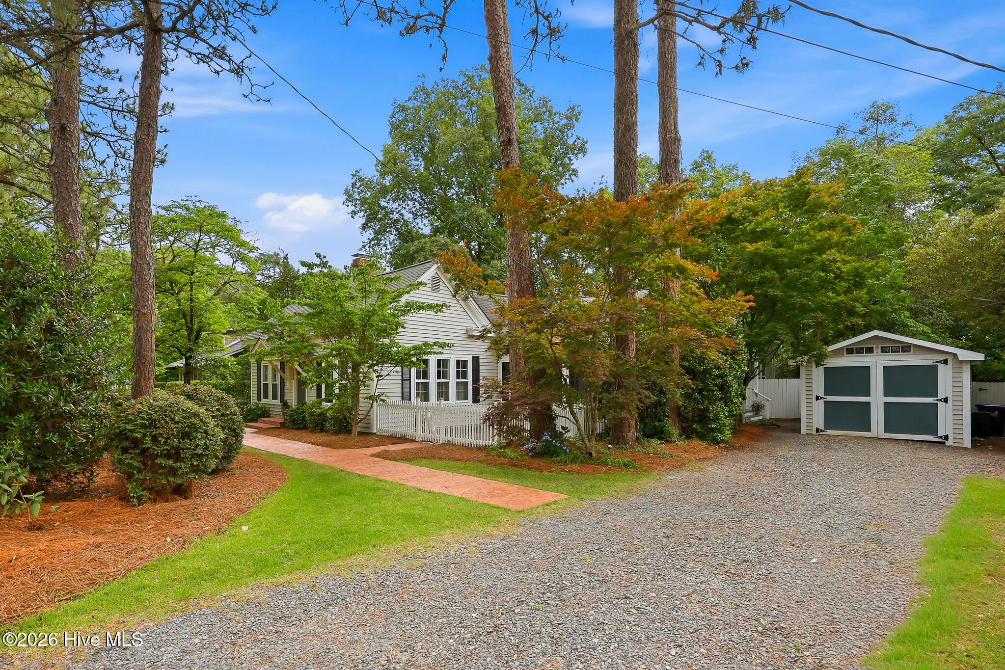 360 S Ashe Street Property Photo 5