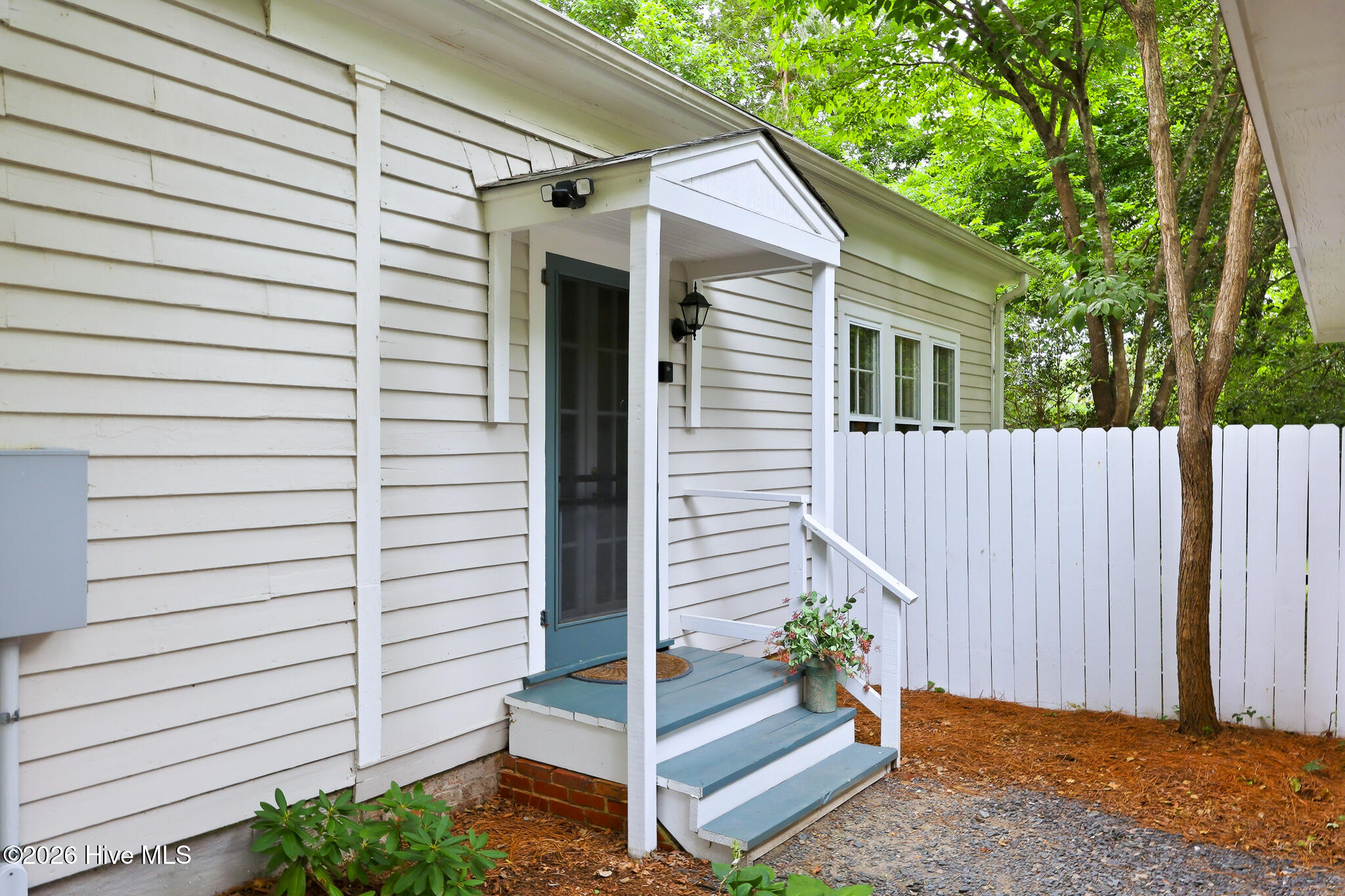 360 S Ashe Street Property Photo 8