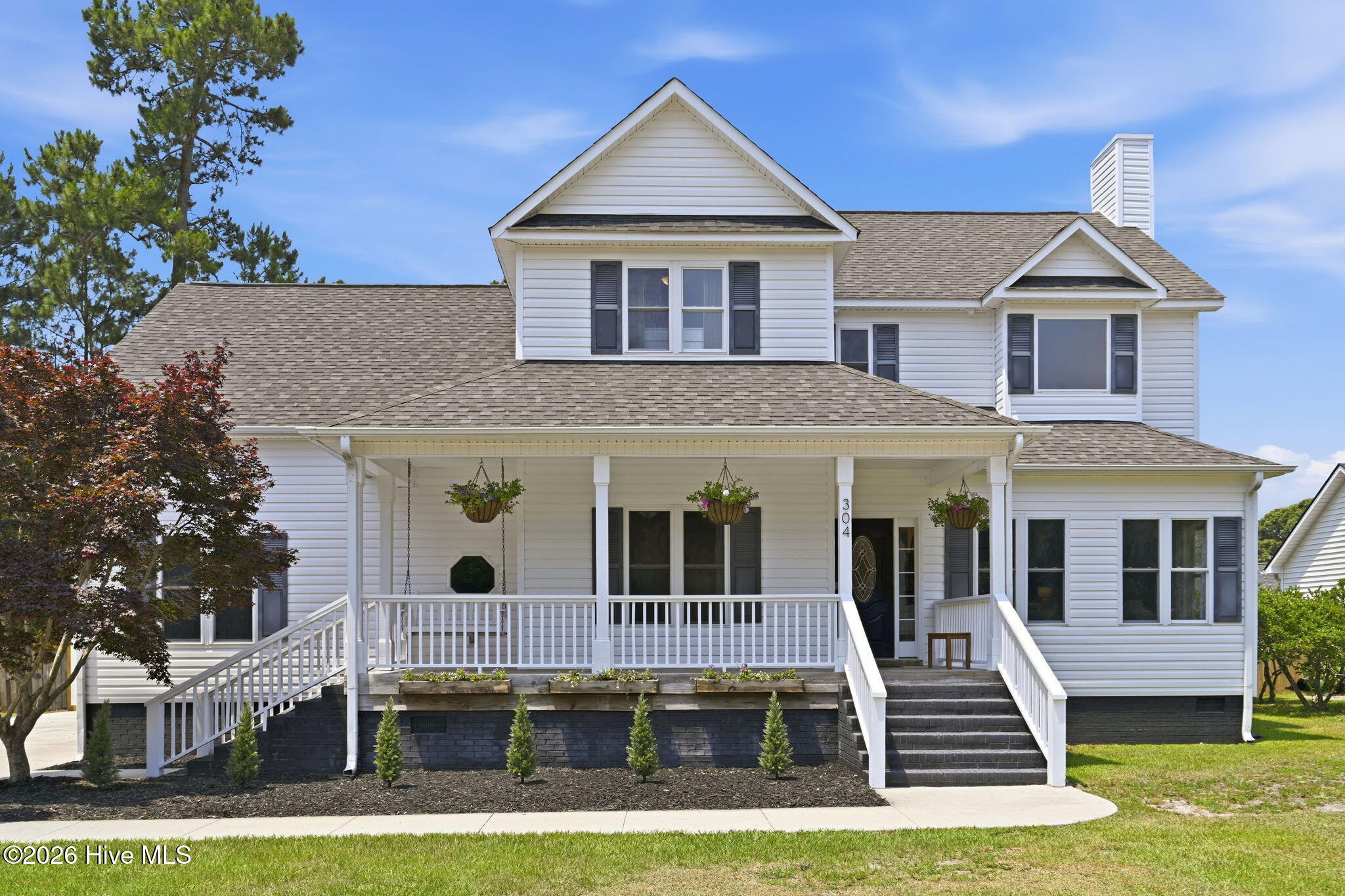 304 Marine Drive Property Photo 2