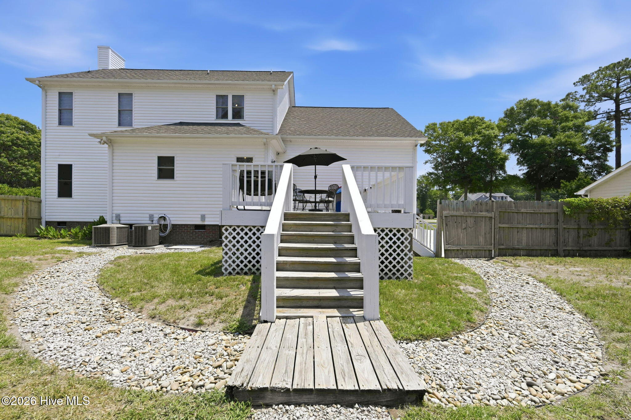 304 Marine Drive Property Photo 14