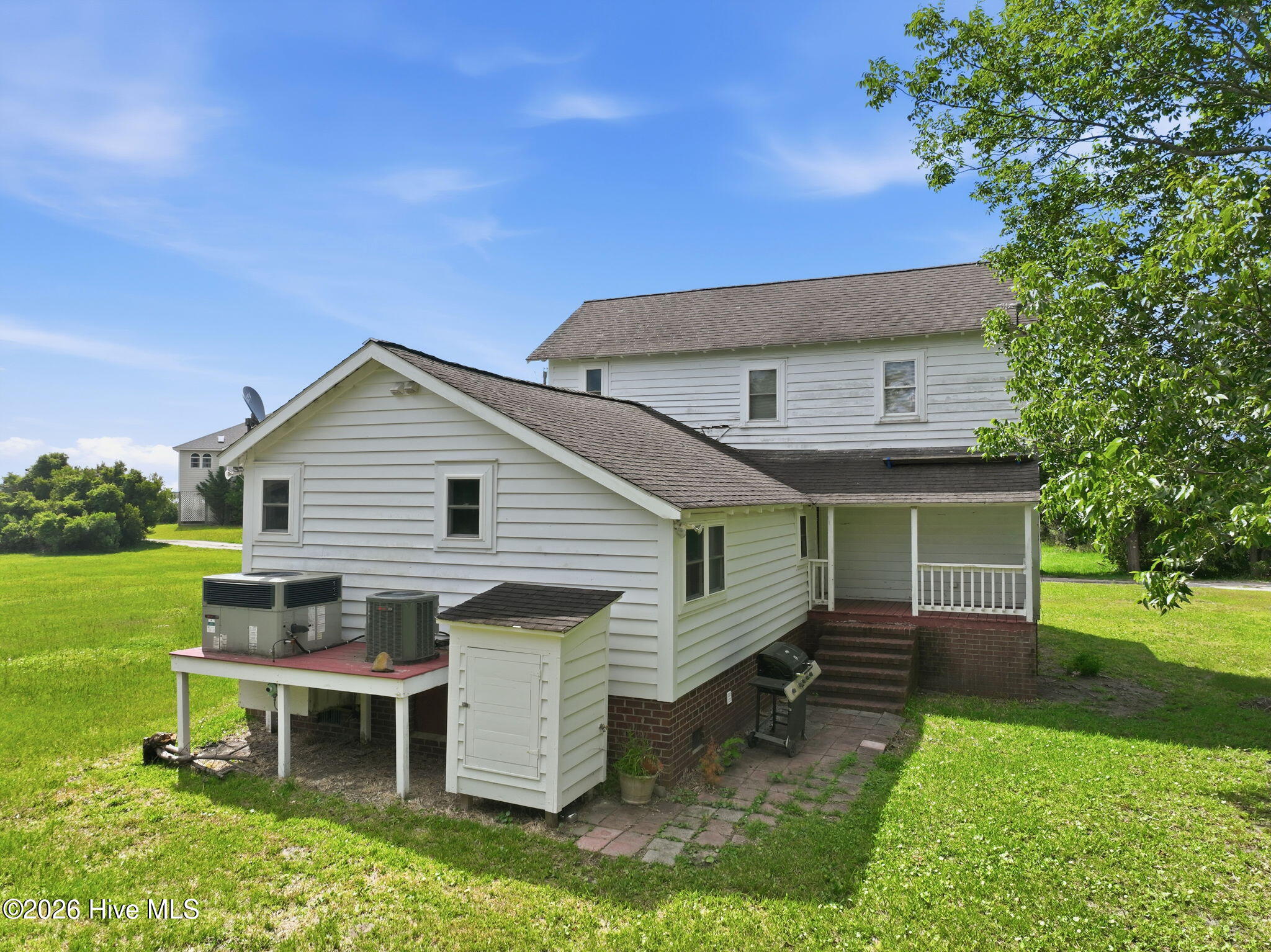 3246 Cedar Island Road Property Photo 5