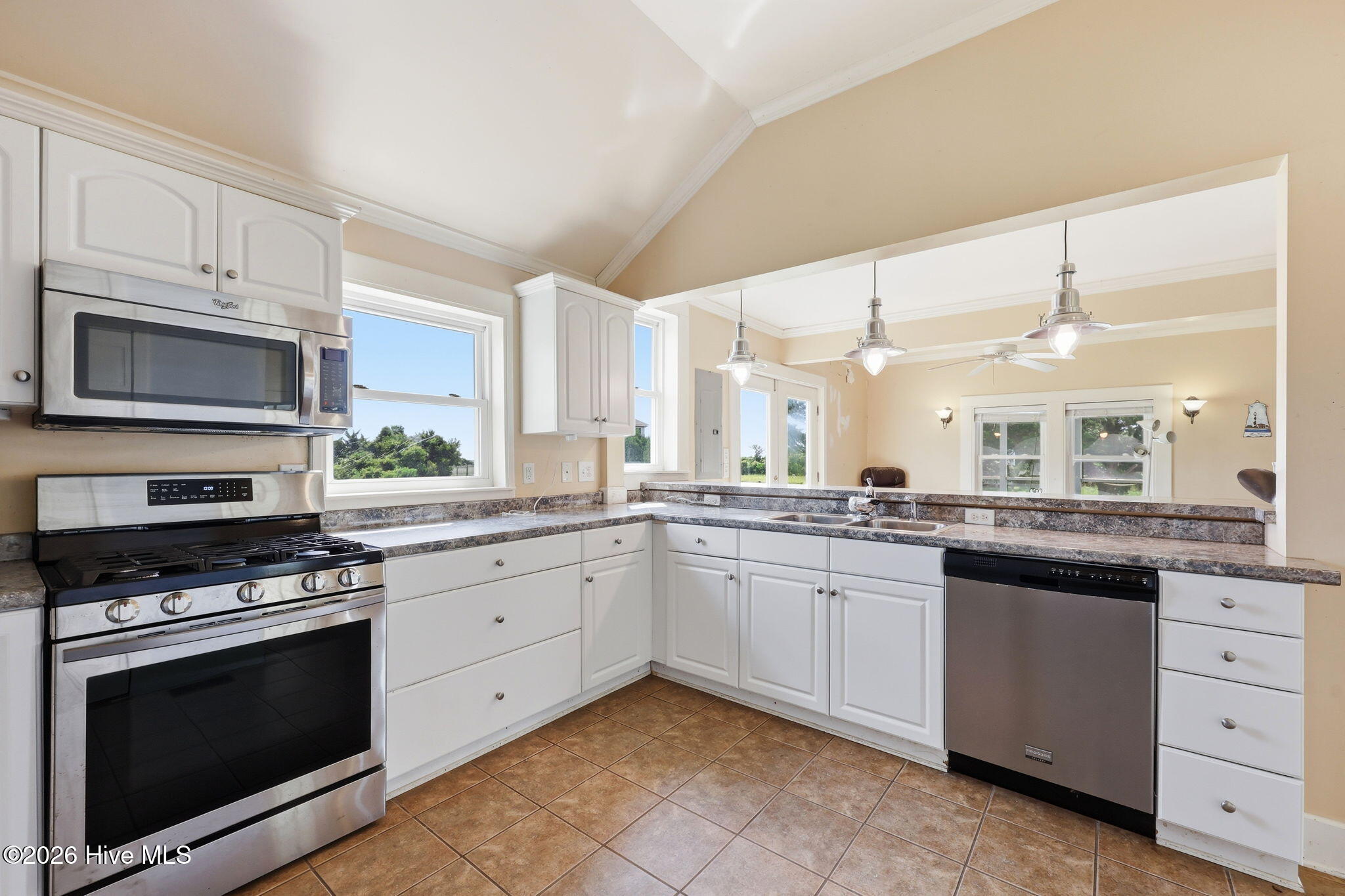 3246 Cedar Island Road Property Photo 15